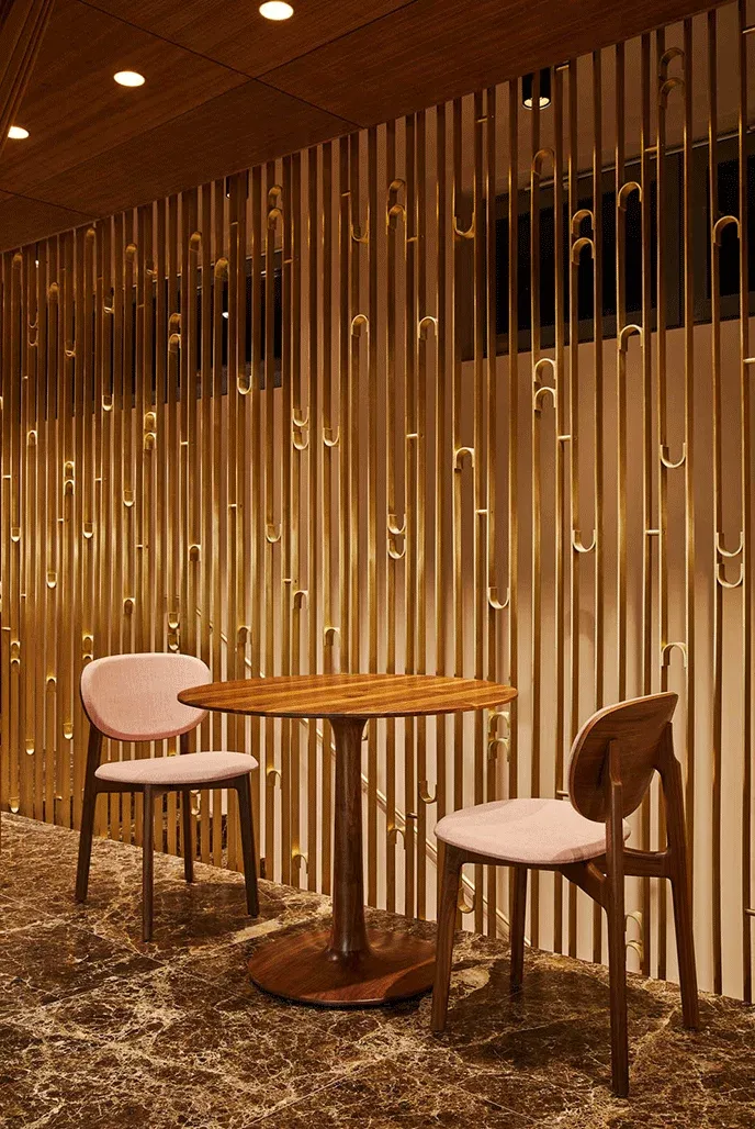 zeitraummoebel-pony-club-02