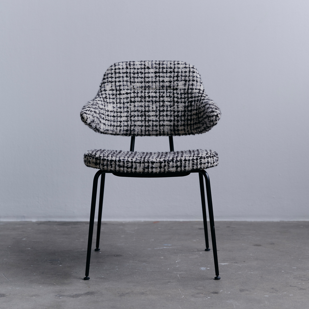 70.2 Executive Chair