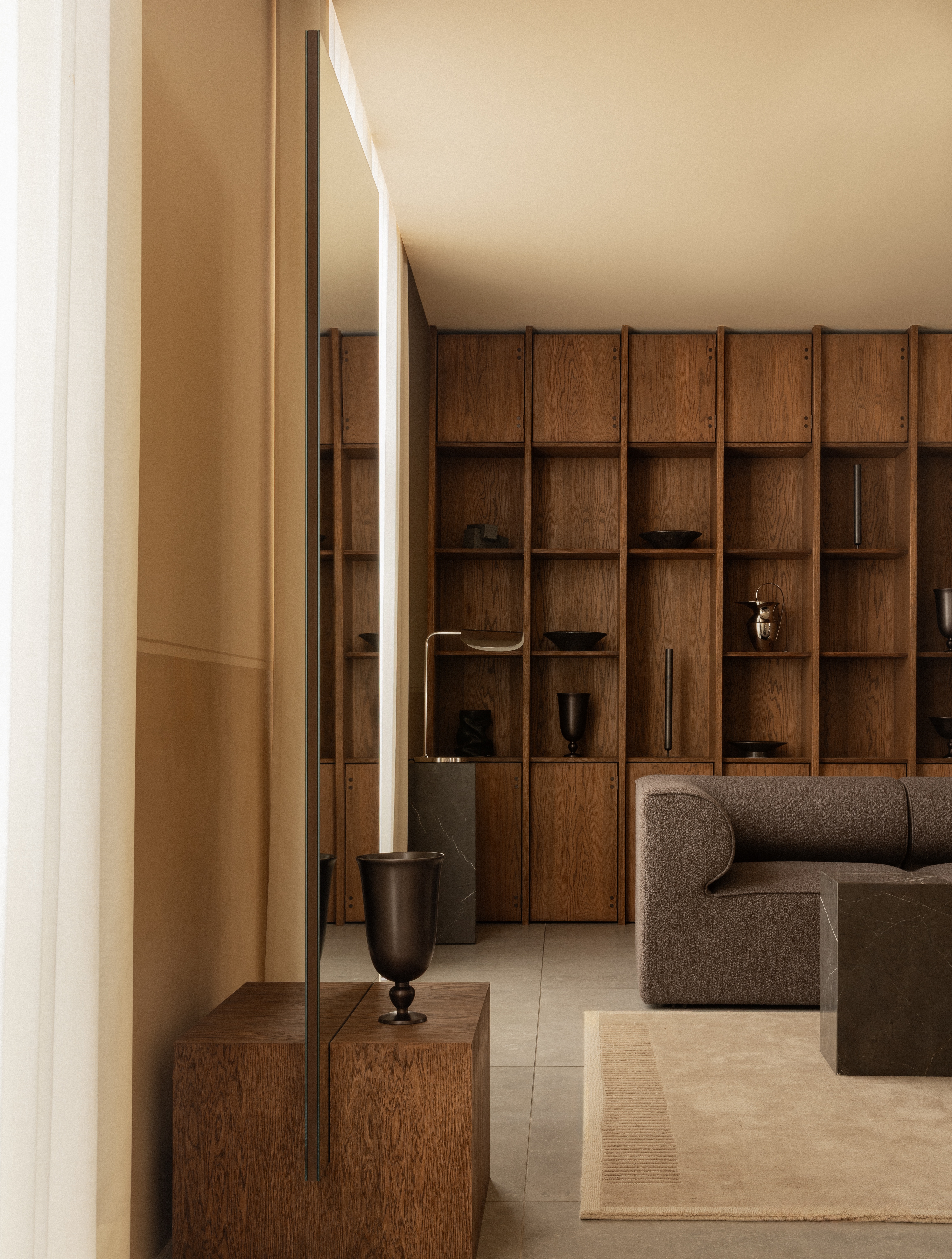 audo-duomo-eave-pavot-plinth-pedestal-wing-table-lamp-12