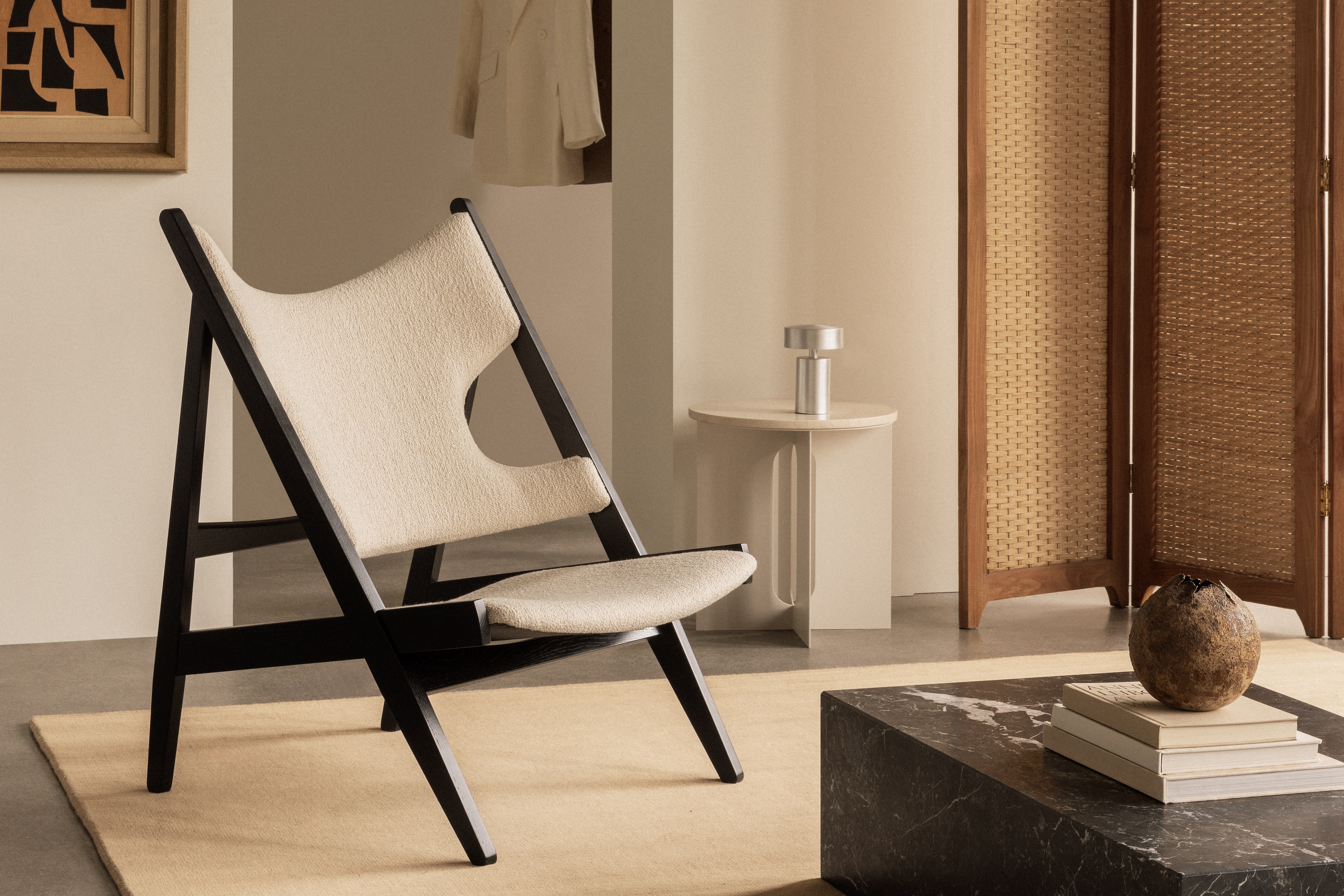 audo-knitting-chair-androgyne-side-table-column-table-lamp-plinth-low-1