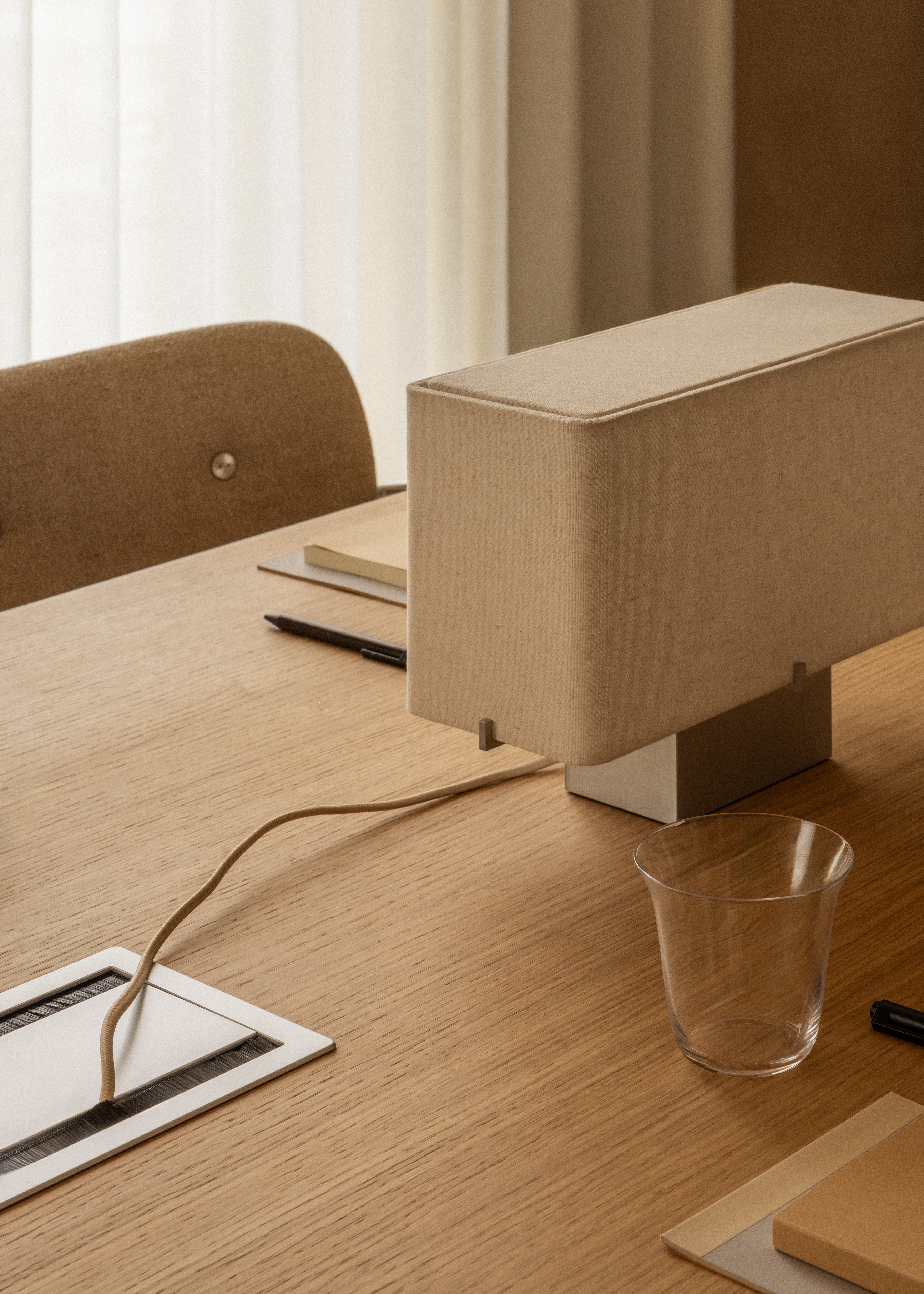 audo-nonna-lamp-co-task-chair-androgyne-dining-table-1