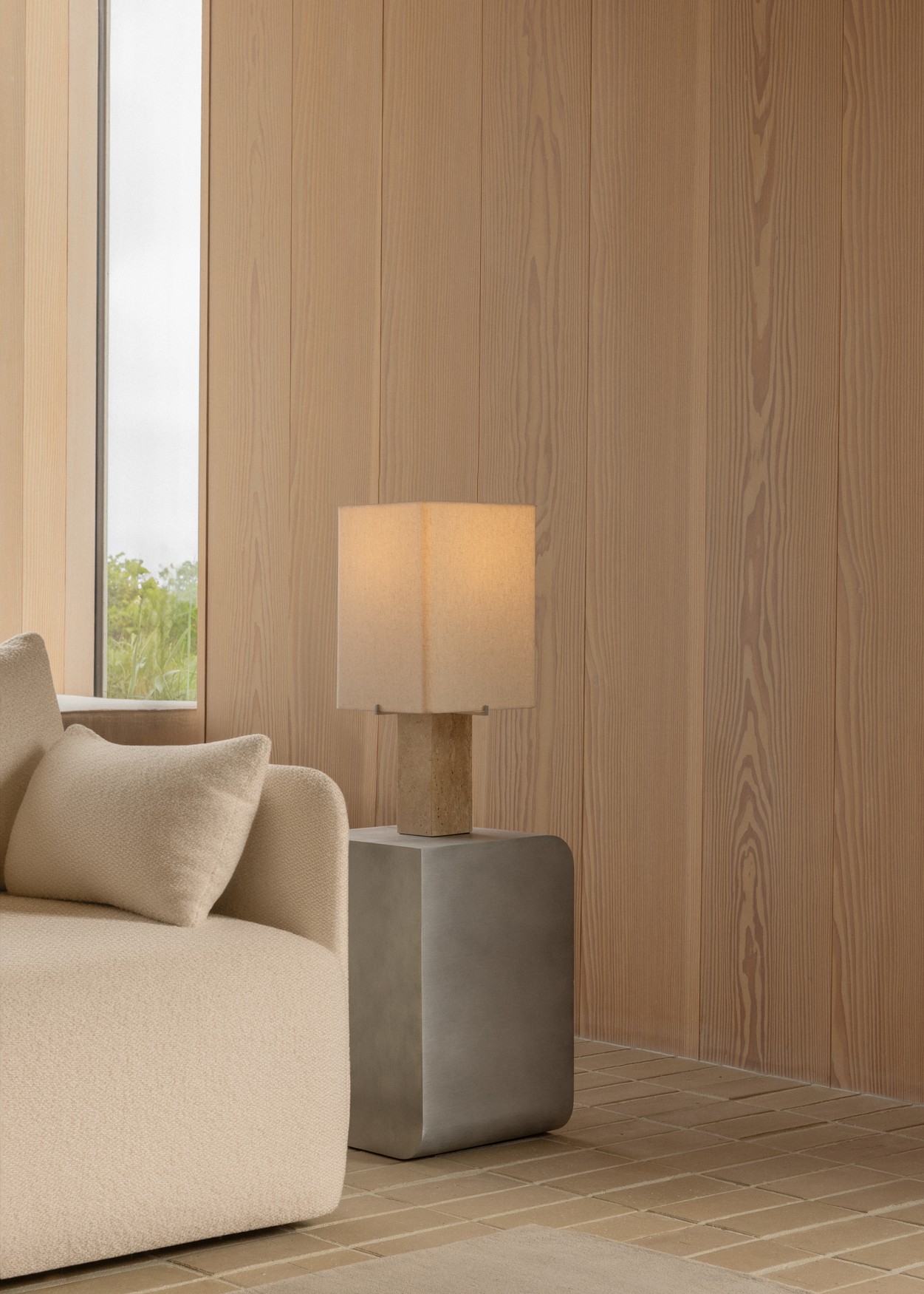audo-volume-side-table-nonna-table-lamp-2