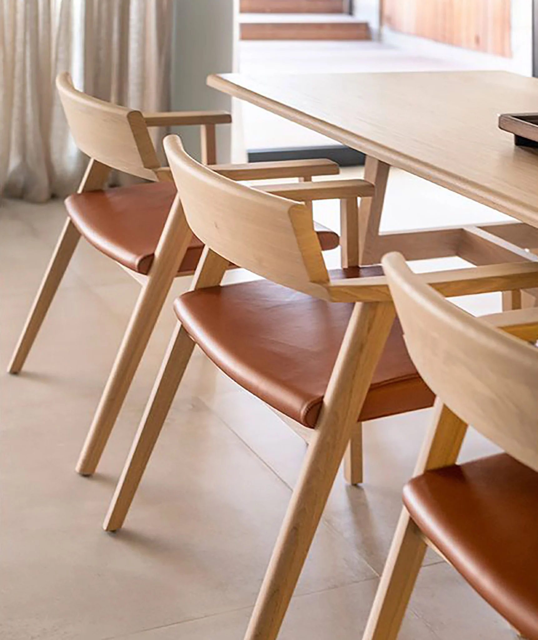 bf-wedge-chair-02