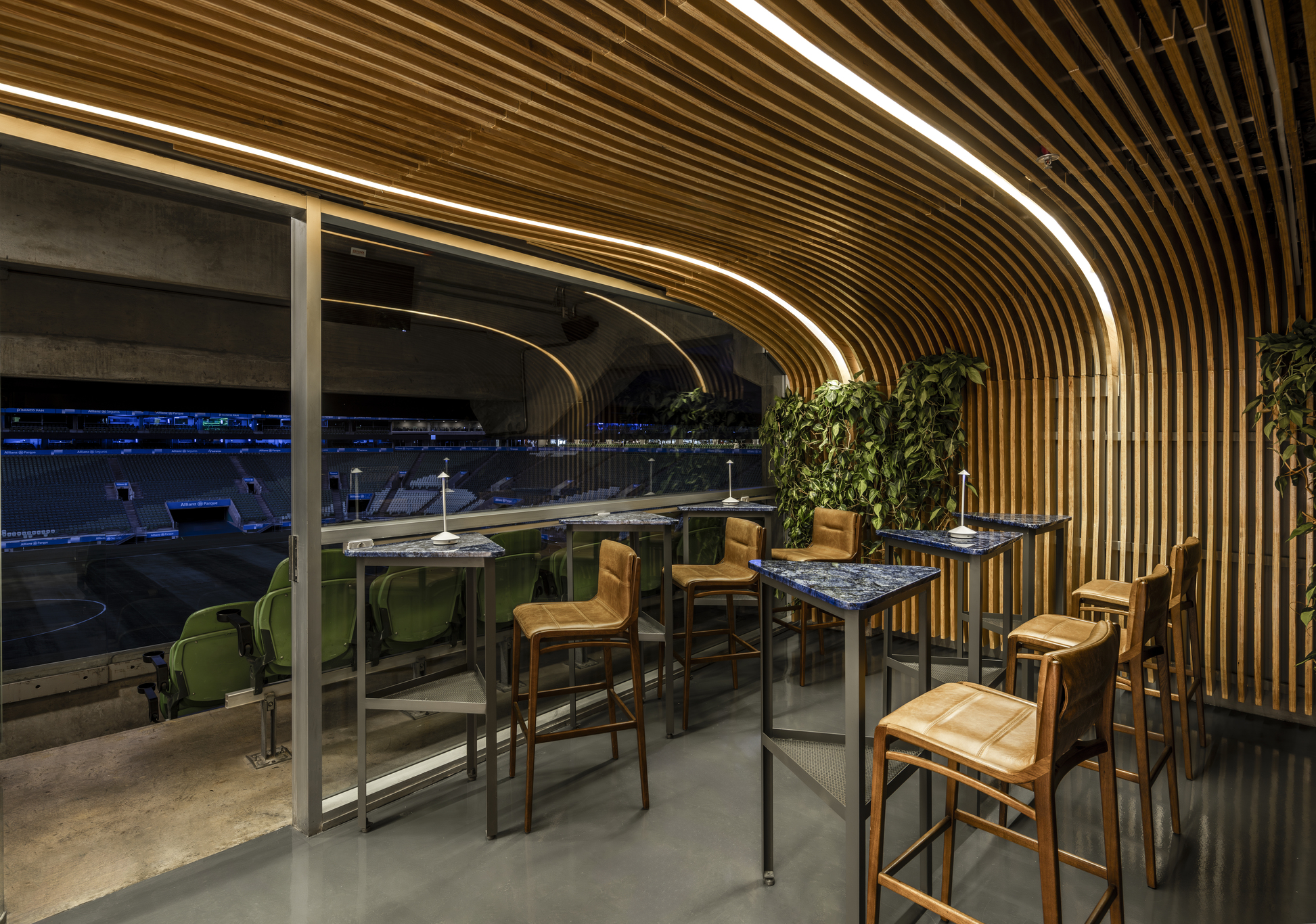 cadeira-angela-camarote-stark-superlimao-3