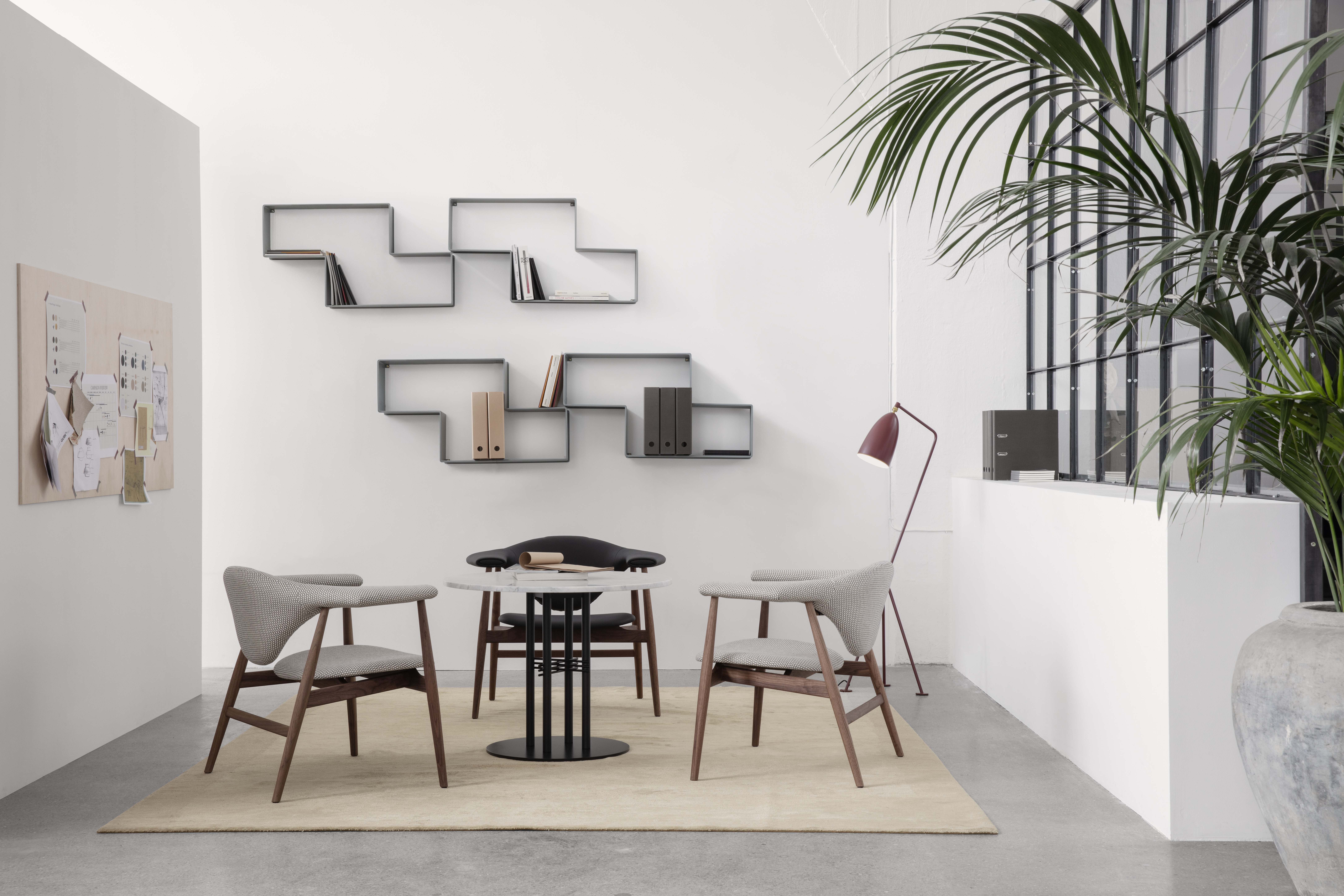 contract-masculodiningchair-tscolumndiningtable-dedalshelf-grashoppafloorlamp-on