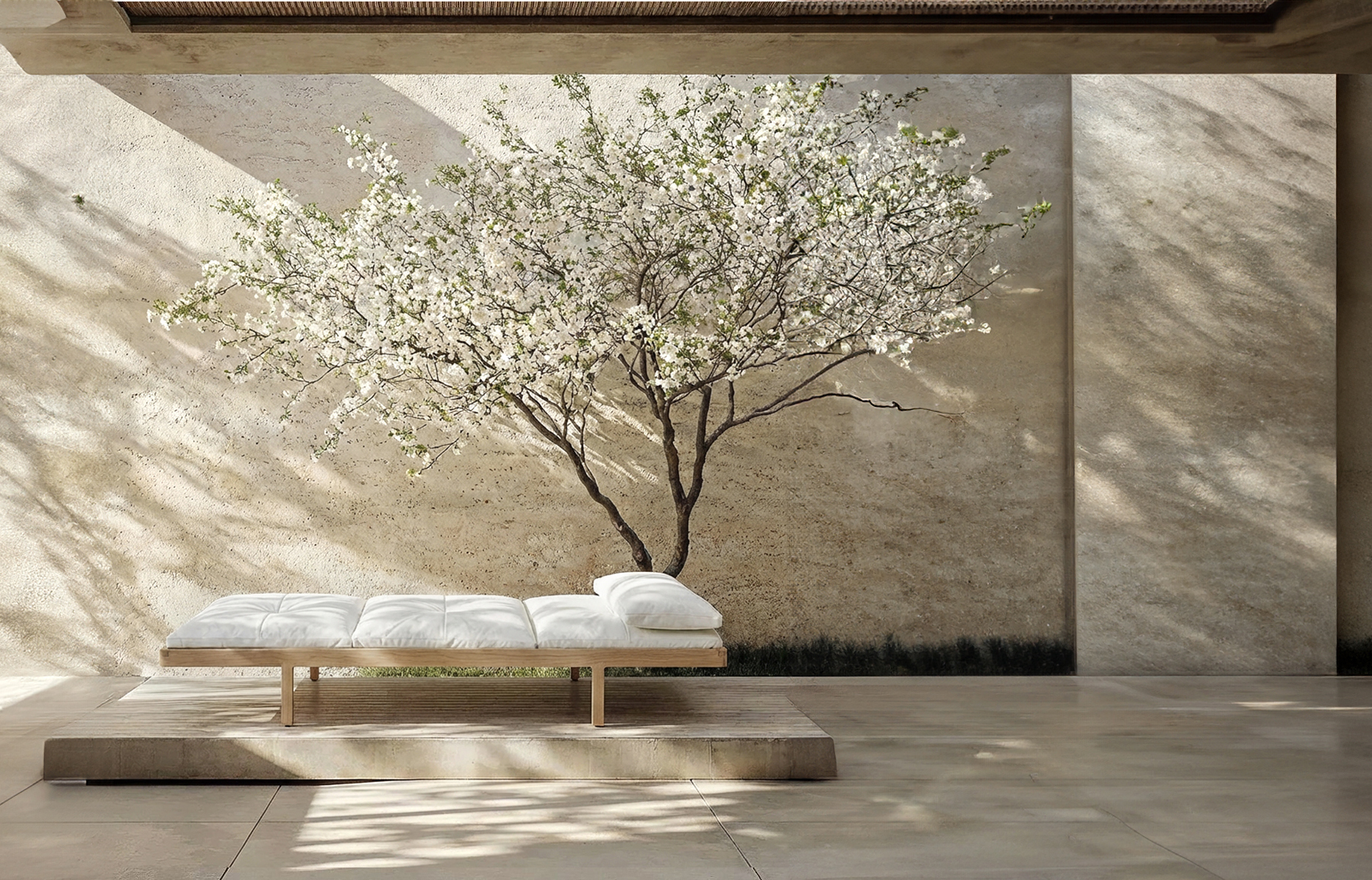 daybed-courtyard-wide