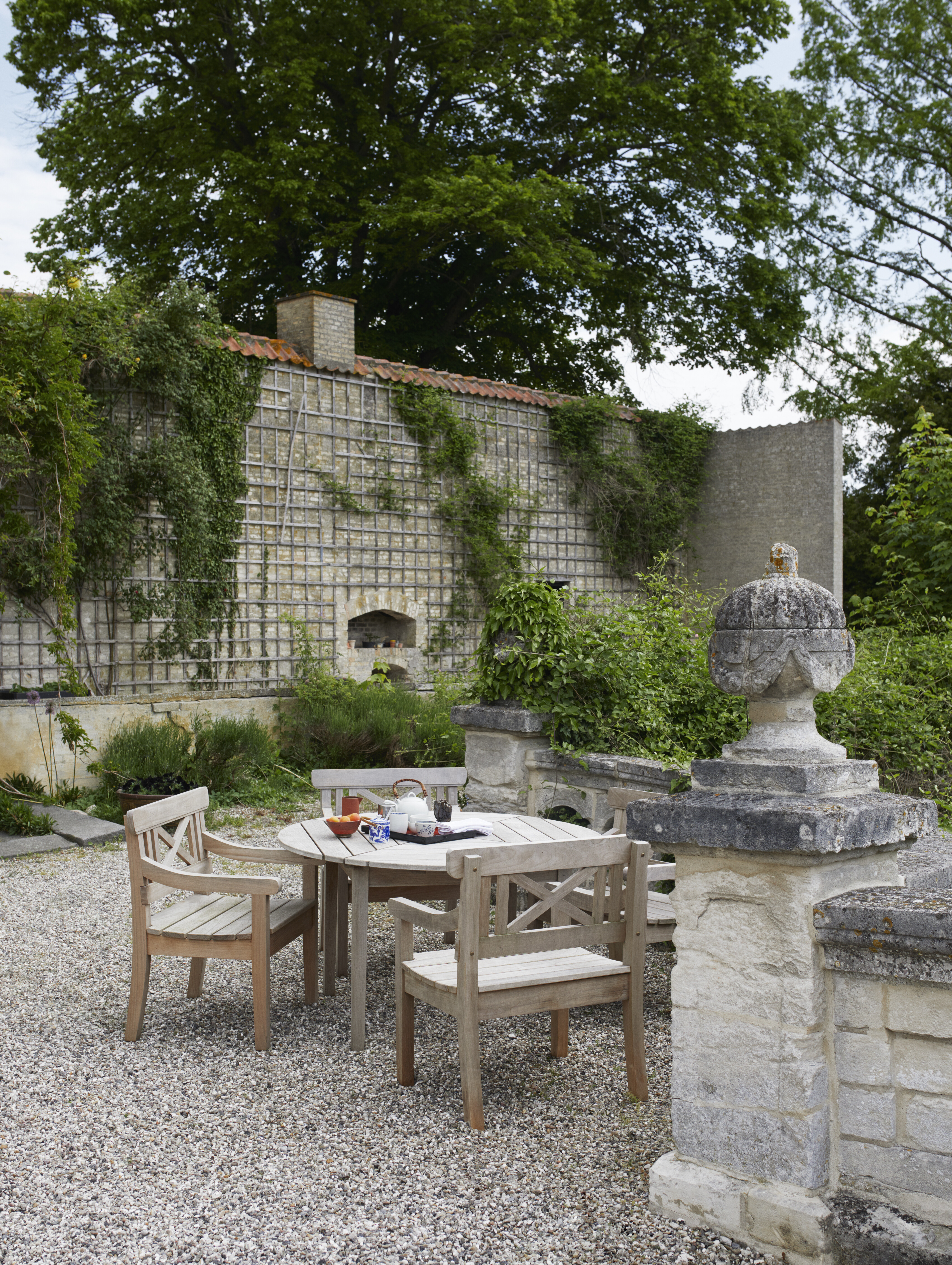 drachmann-chair-table126-01