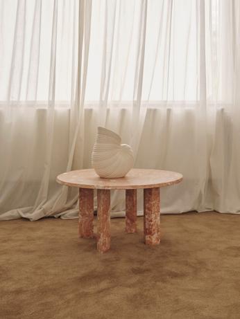 fermliving-aw24-taulacoffeetable-rose-1104270186-shellvase-1104269904