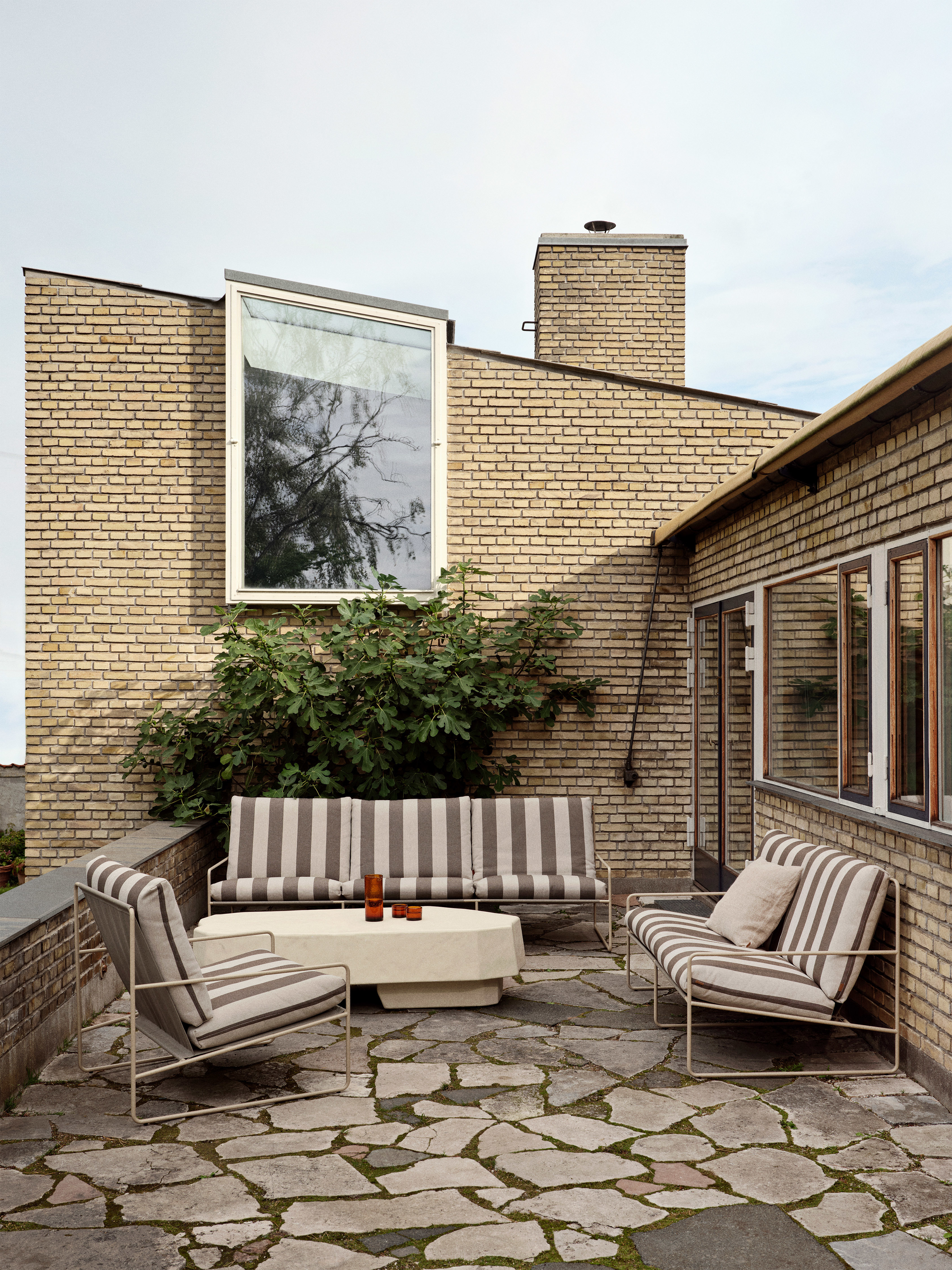 fermliving-desertsofa-1104267305-1104267303-1104267301-01