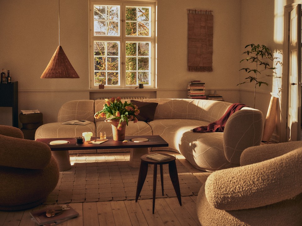 fermliving-ss26-grovacoffeetable-1104273063-fevesidetable-1104273157-eviovase-1104272541