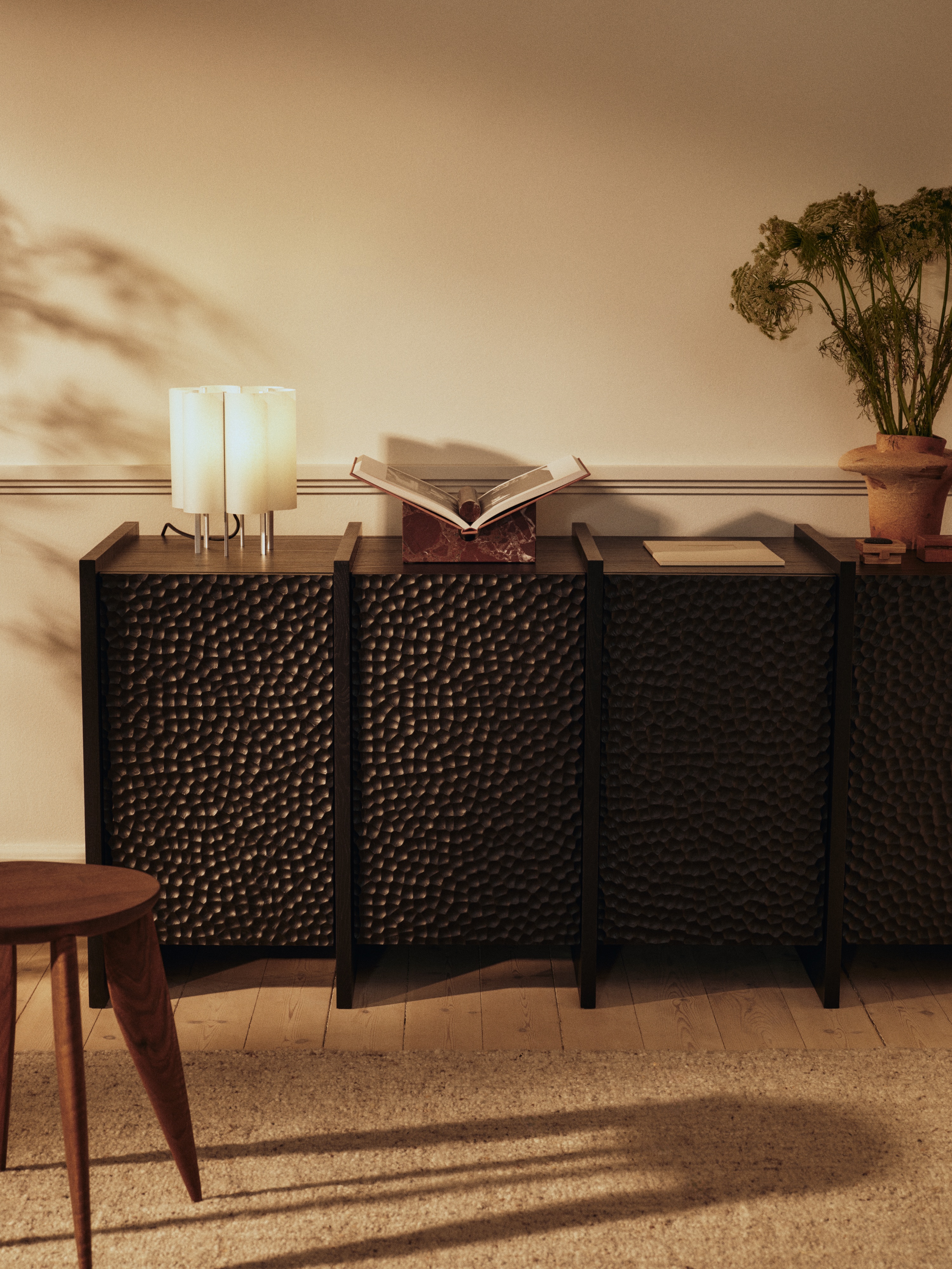 fermliving-ss26-tvarabookstand-1104273092-scarnisideboard-1104273034-fevesidetable-walnut-1104273157