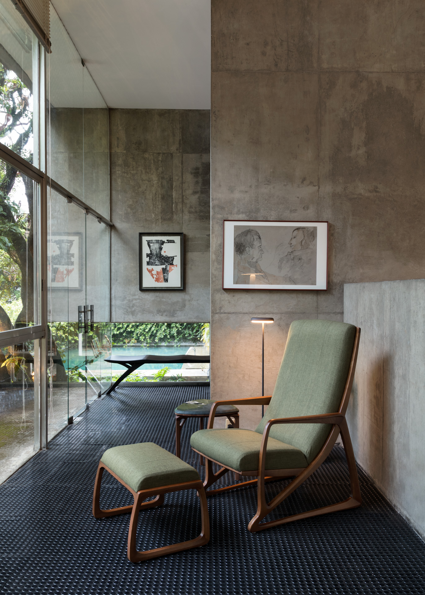 guadalupe-lounge-chair-environment-1