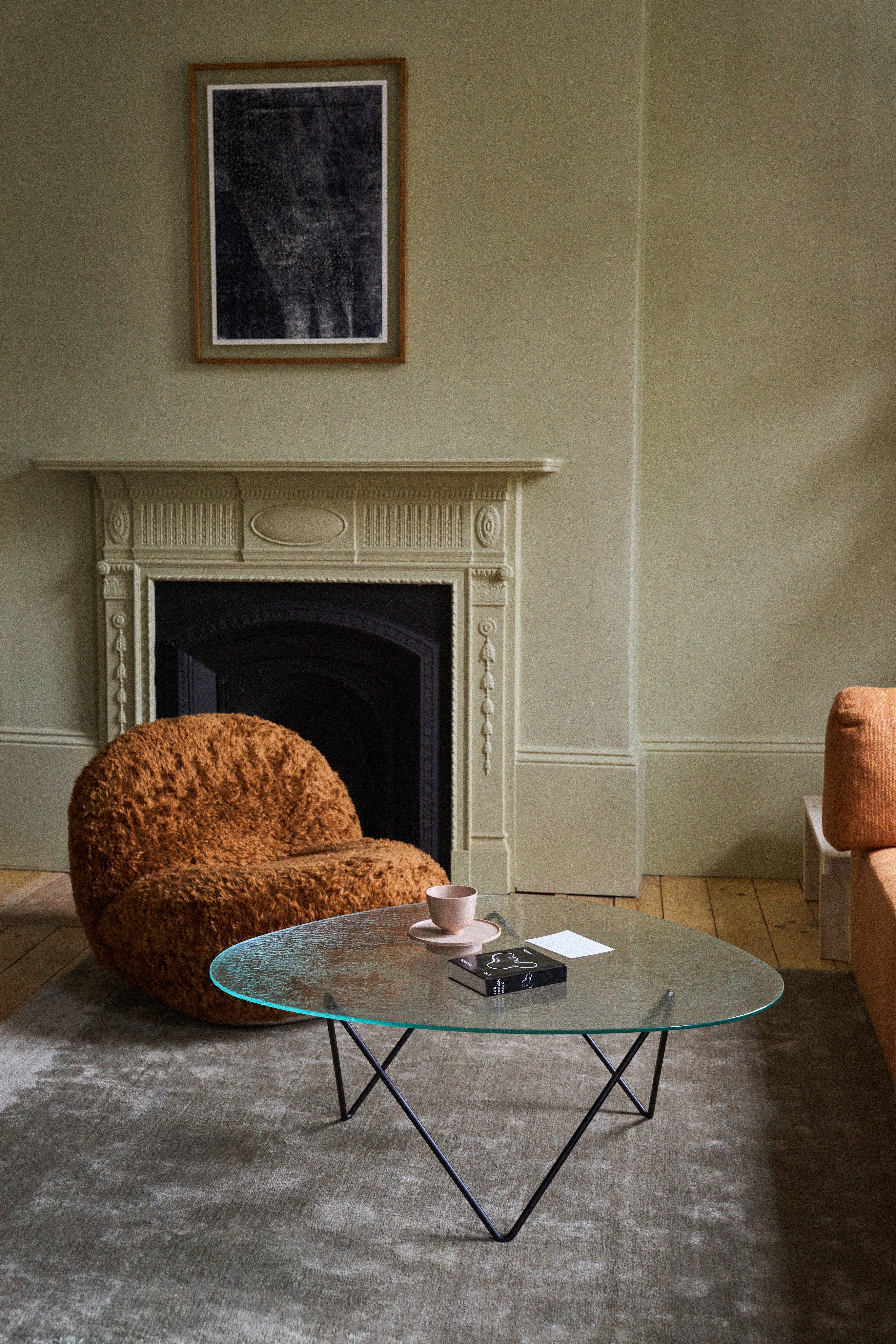 gubi-london-house-pedrera-in-structured-glass-02