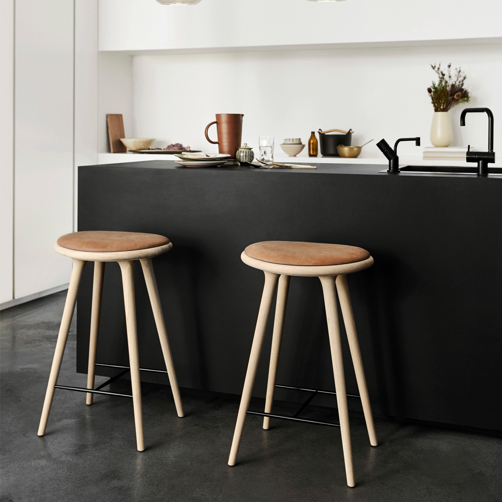 Mater - The High Stool