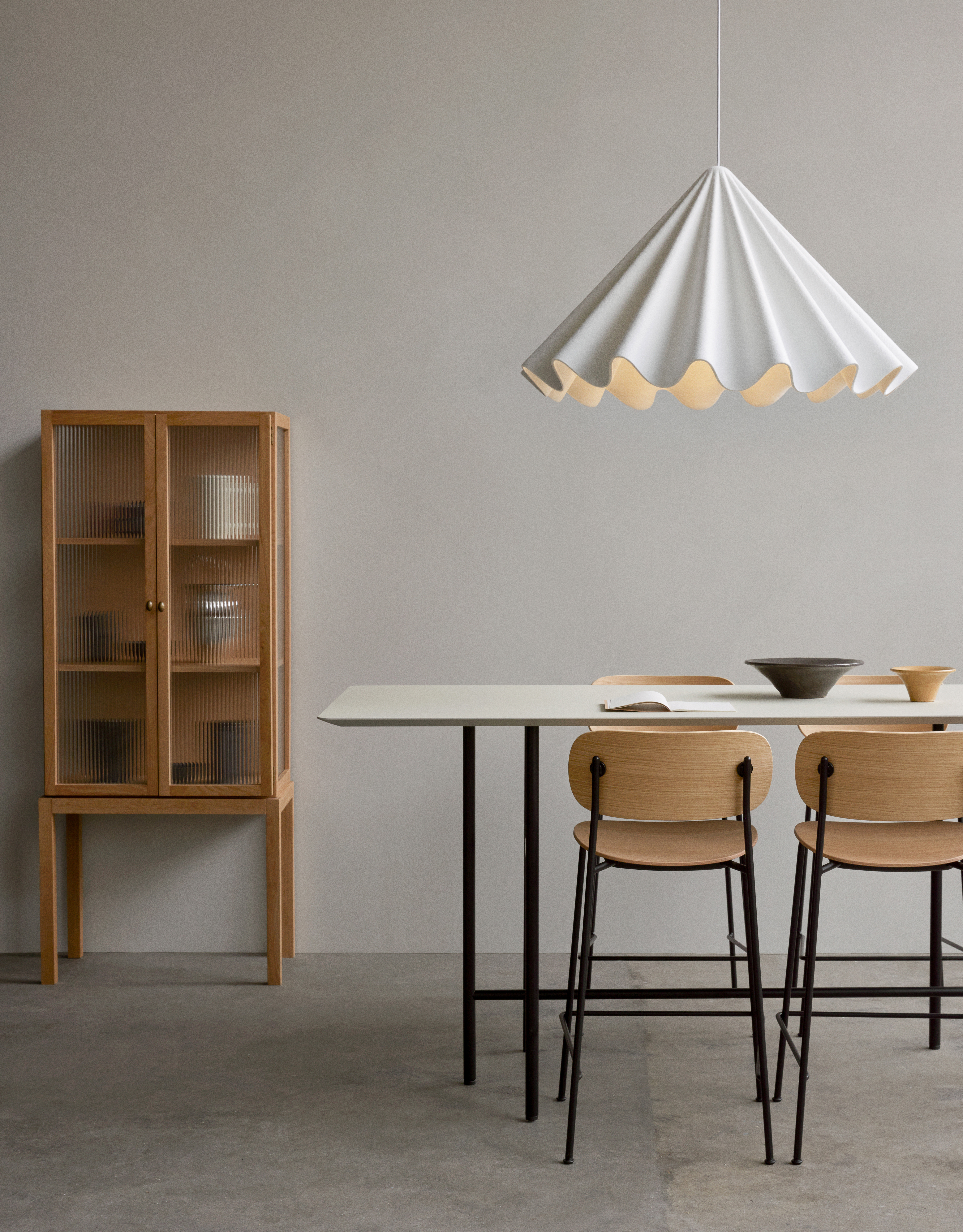 menu-curiosity-cabinat-dancing-pendant-snaregade-counter-table-co-counter-chair-02