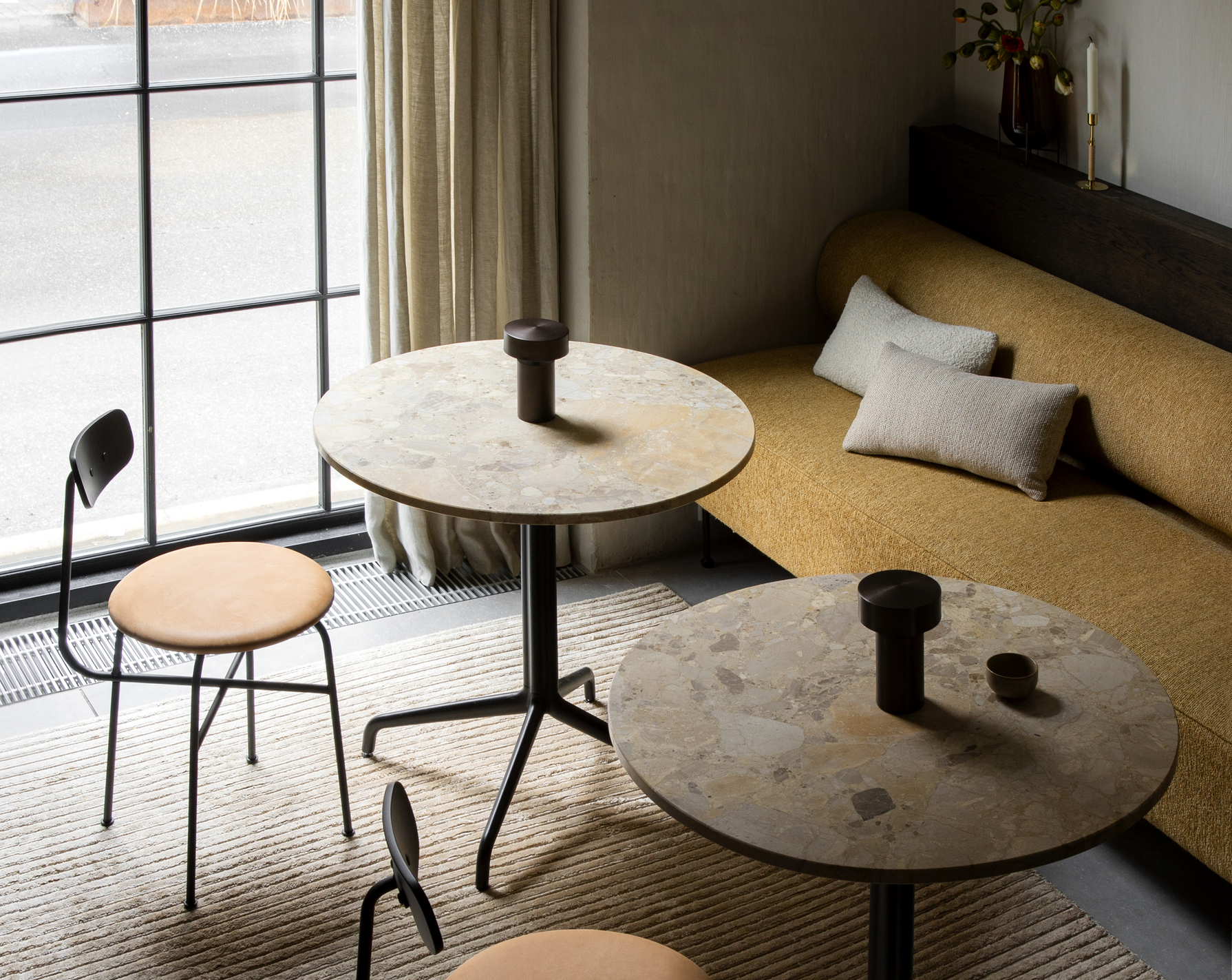 menu-eave-dining-afteroom-column-table-lamp-column-table-1774664851