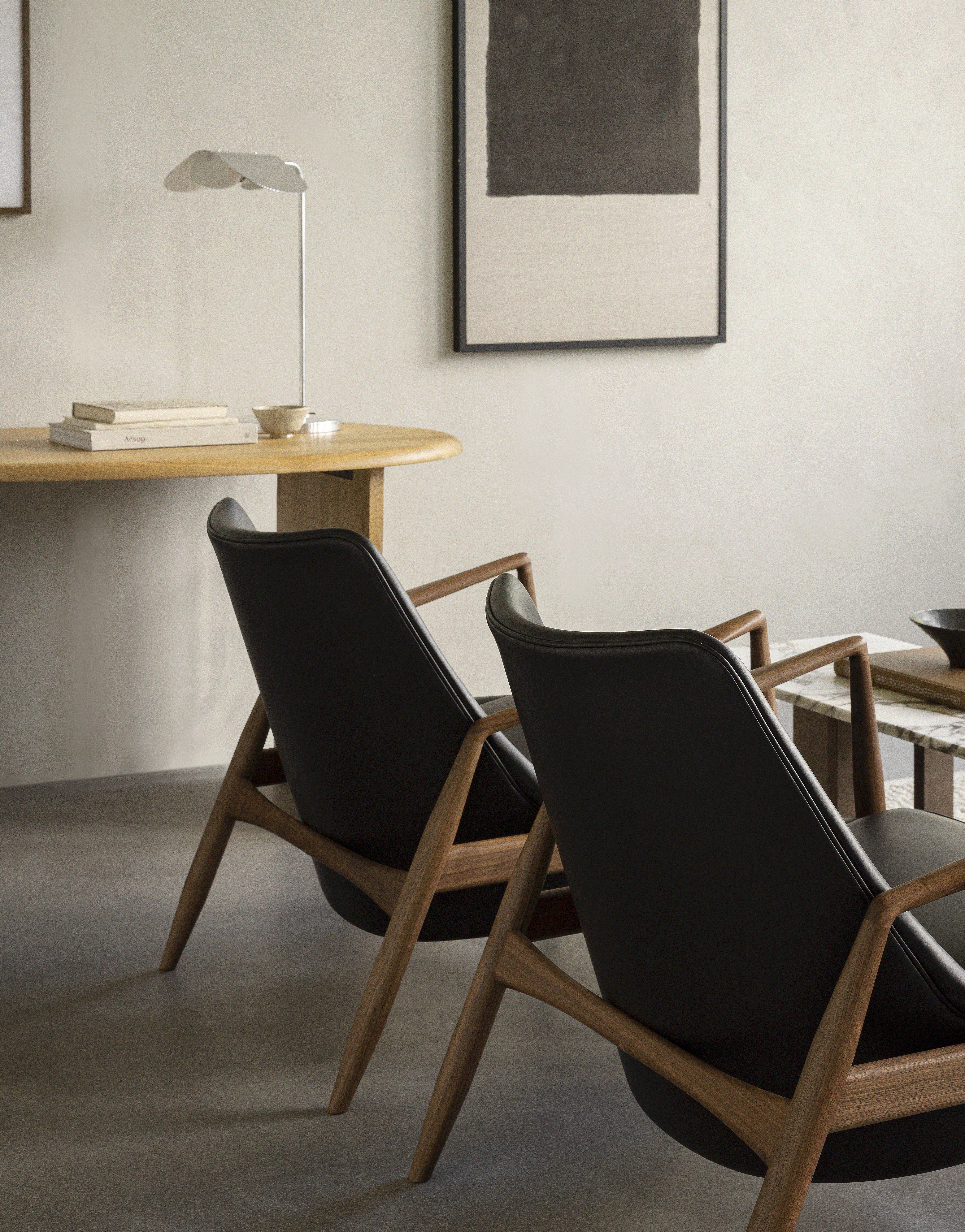 menu-eclipse-desk-the-seal-lounge-chair-low-back-wing-table-lamp-androgyne-lounge-table-2