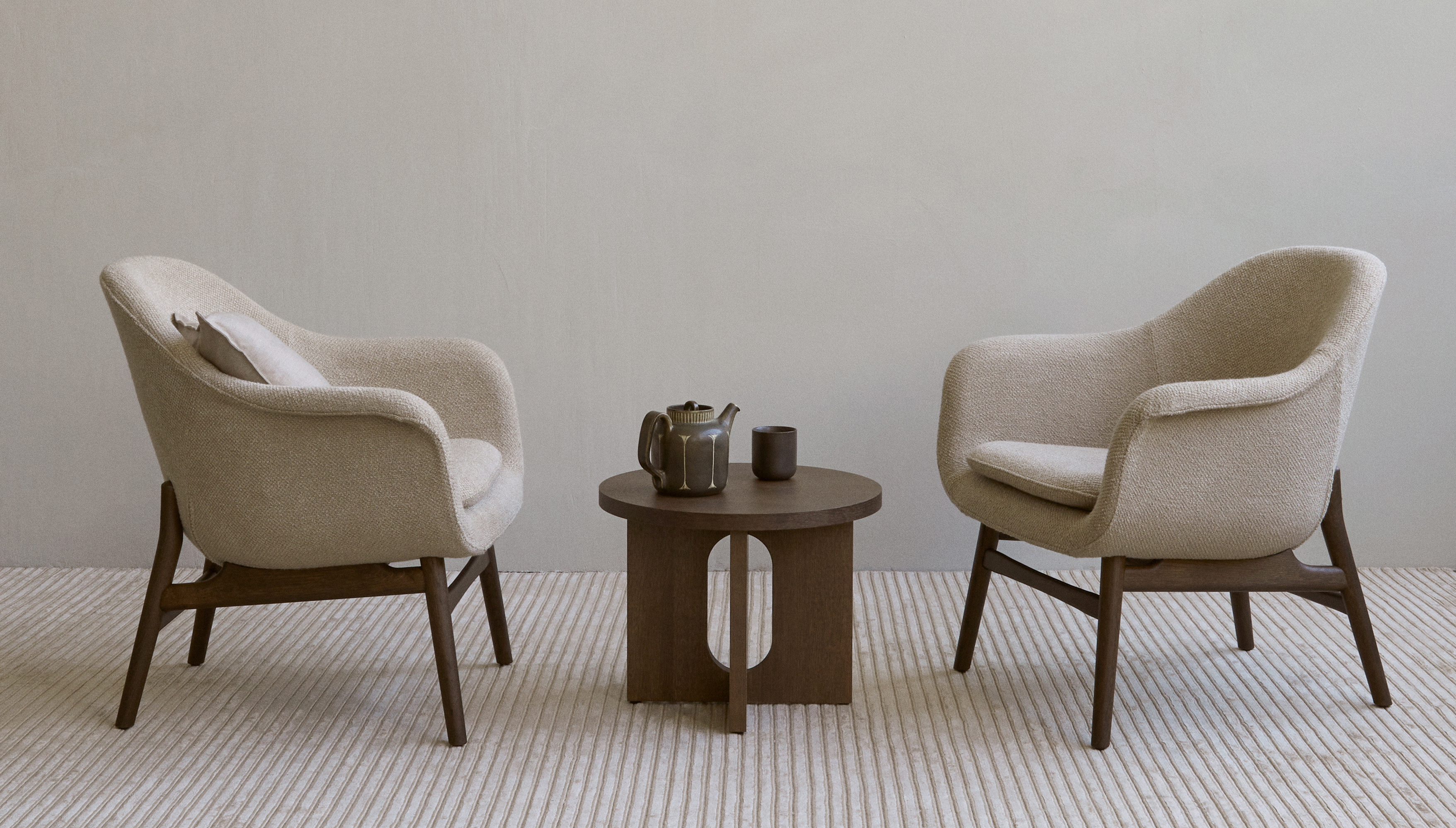 menu-harbour-lounge-chair-boucle-houkime-rug-androgyne-side-table-nndw-2