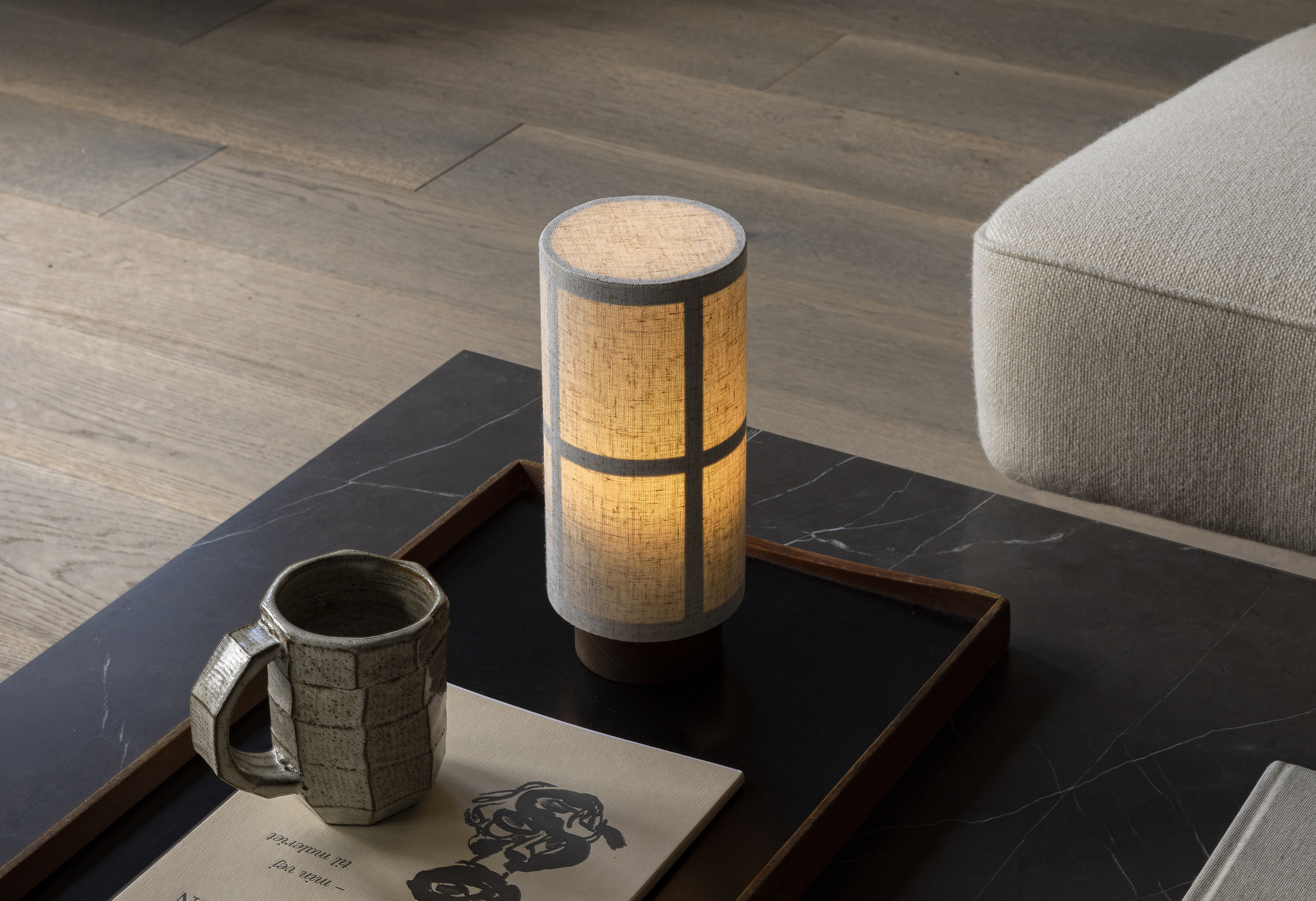 menu-hashira-table-lamp-portable-light-plinth-granad