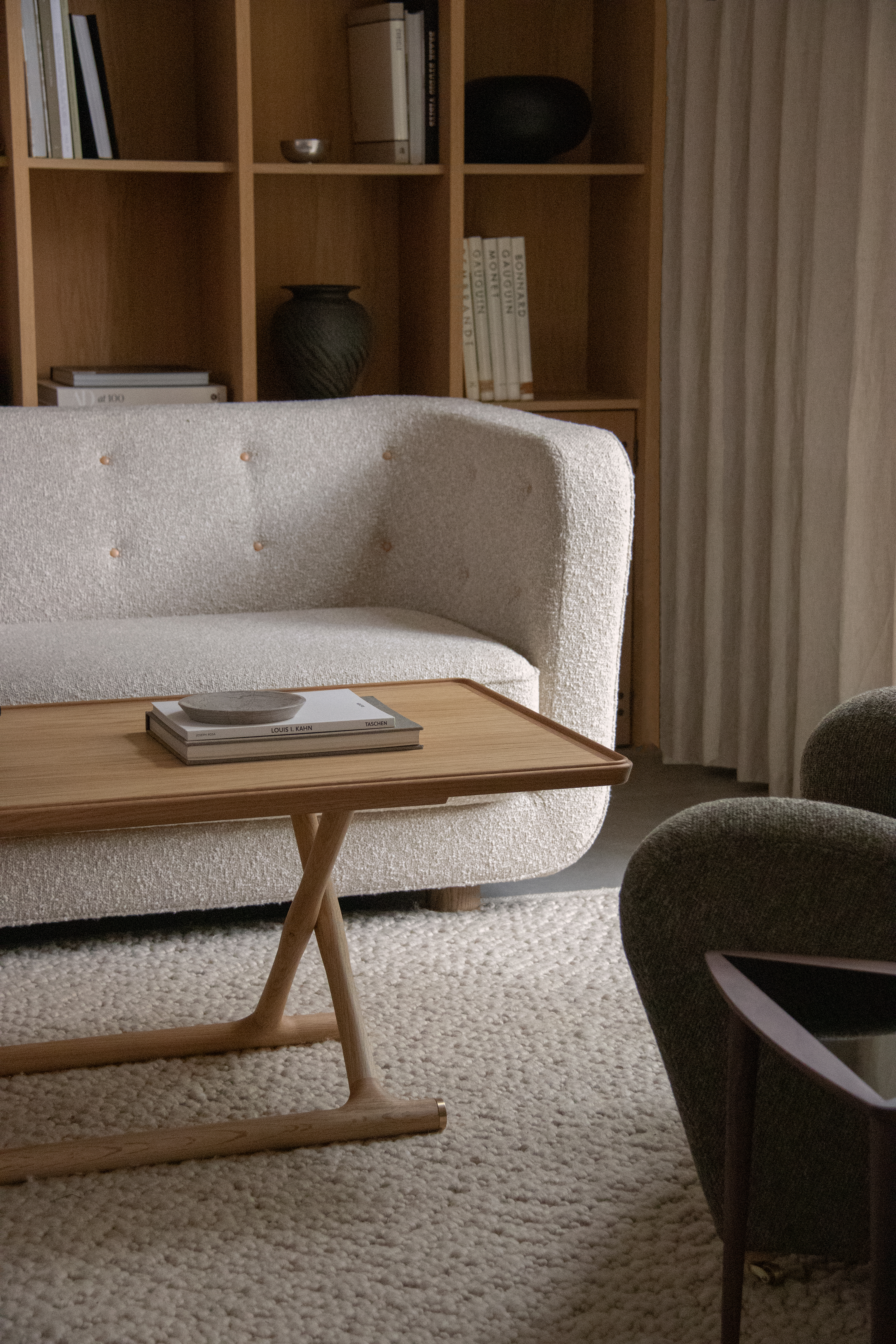 menu-jager-lounge-table-vilhelm-sofa-tired-man-34