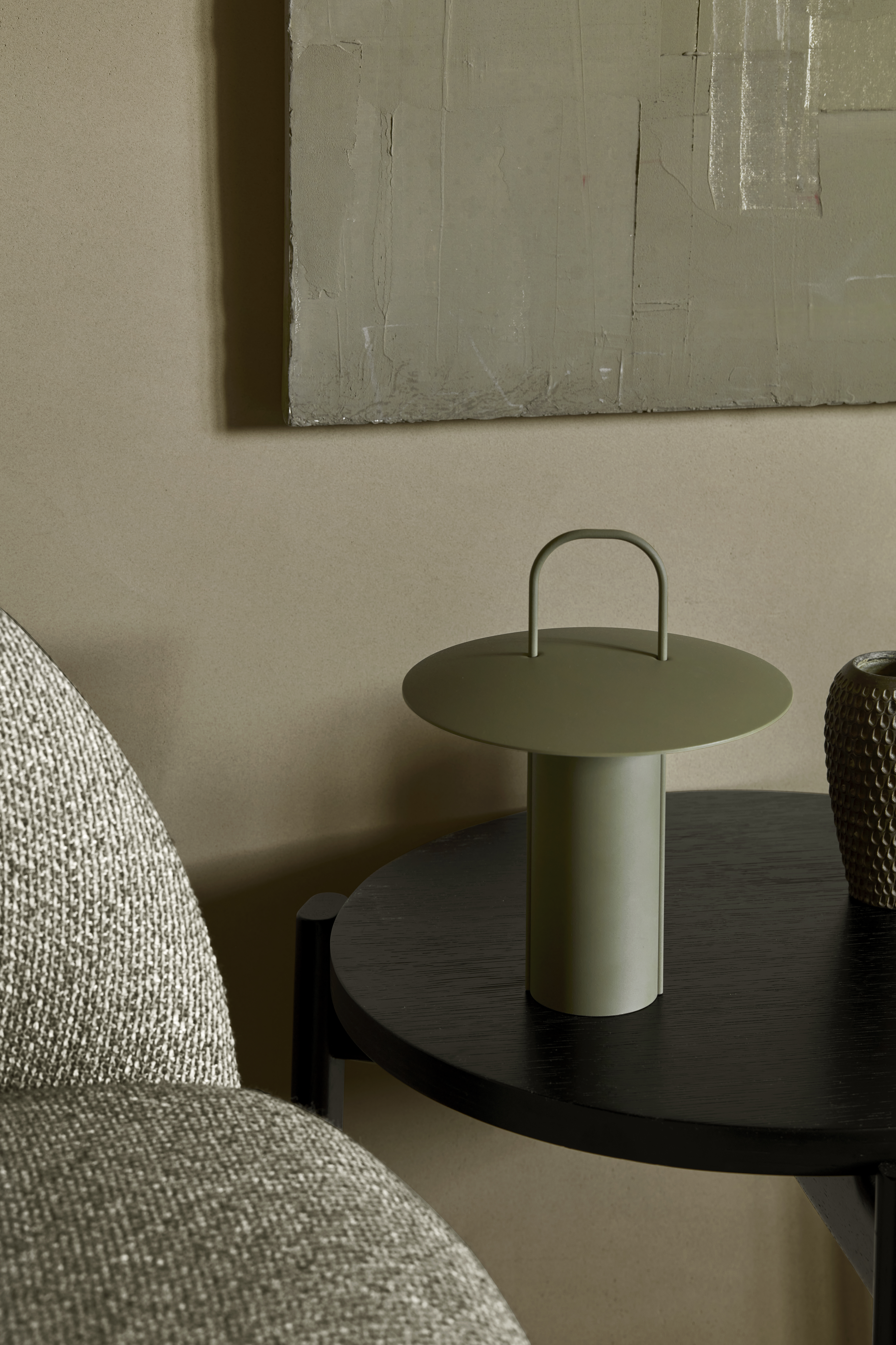 menu-ray-table-lamp-portable-2