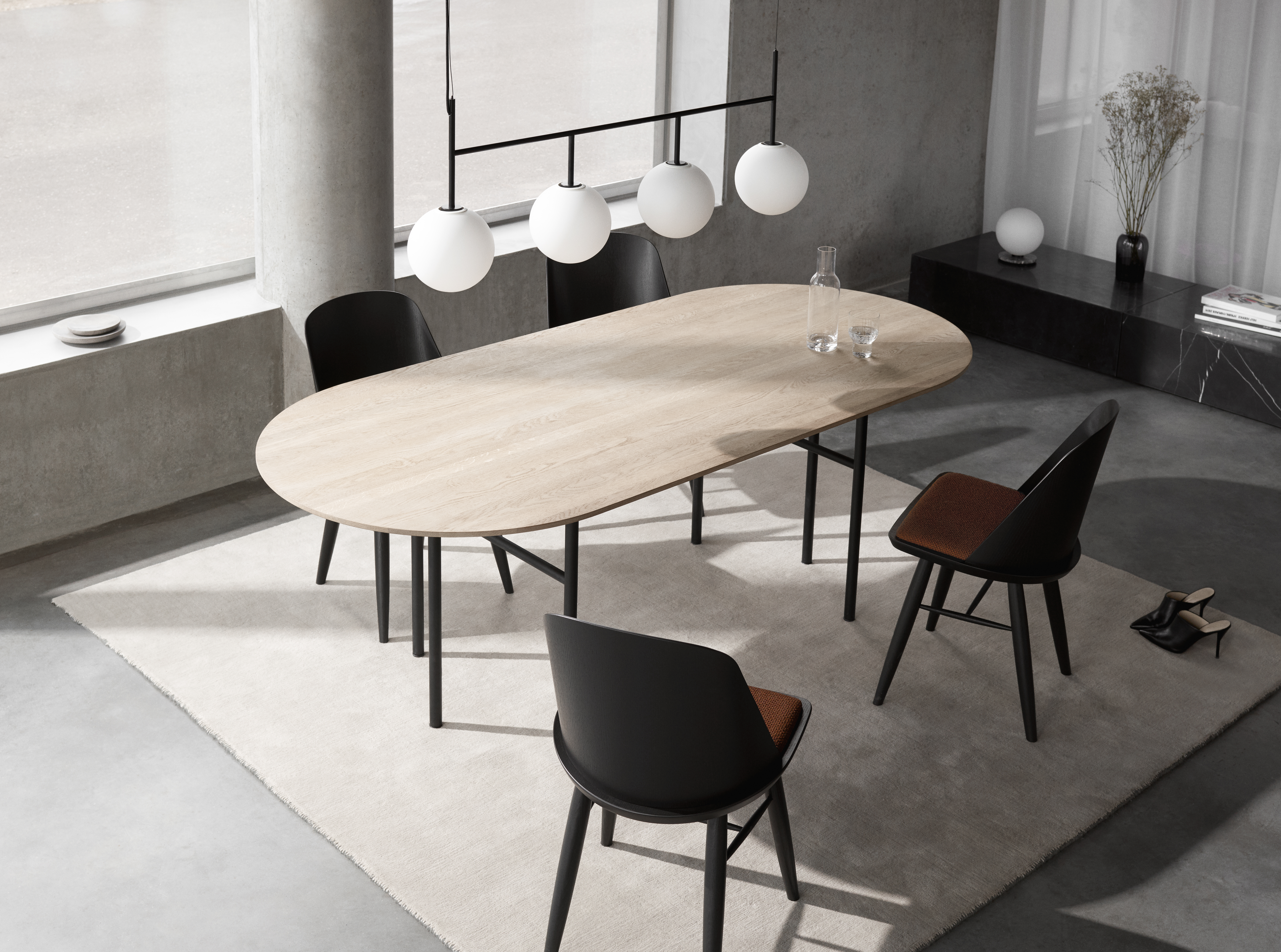 menu-snaregade-oak-synnes-chair-tr-bulb-suspension-frame-plinth