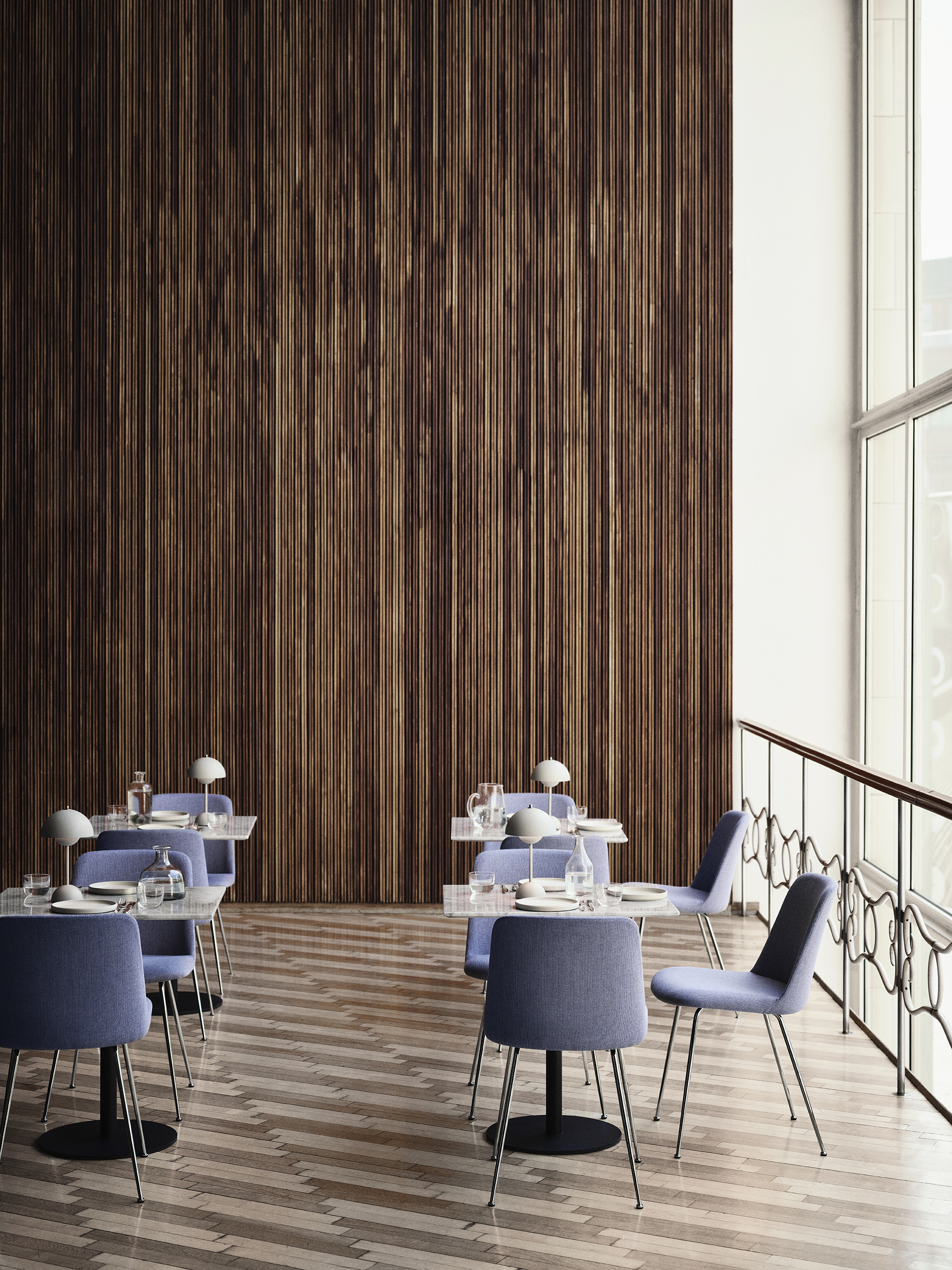 rely-hw8-chrome-base-w-re-wool-658-i-in-between-sk16-black-w-bianco-carrara-i-flowerpot-vp9-matt-white