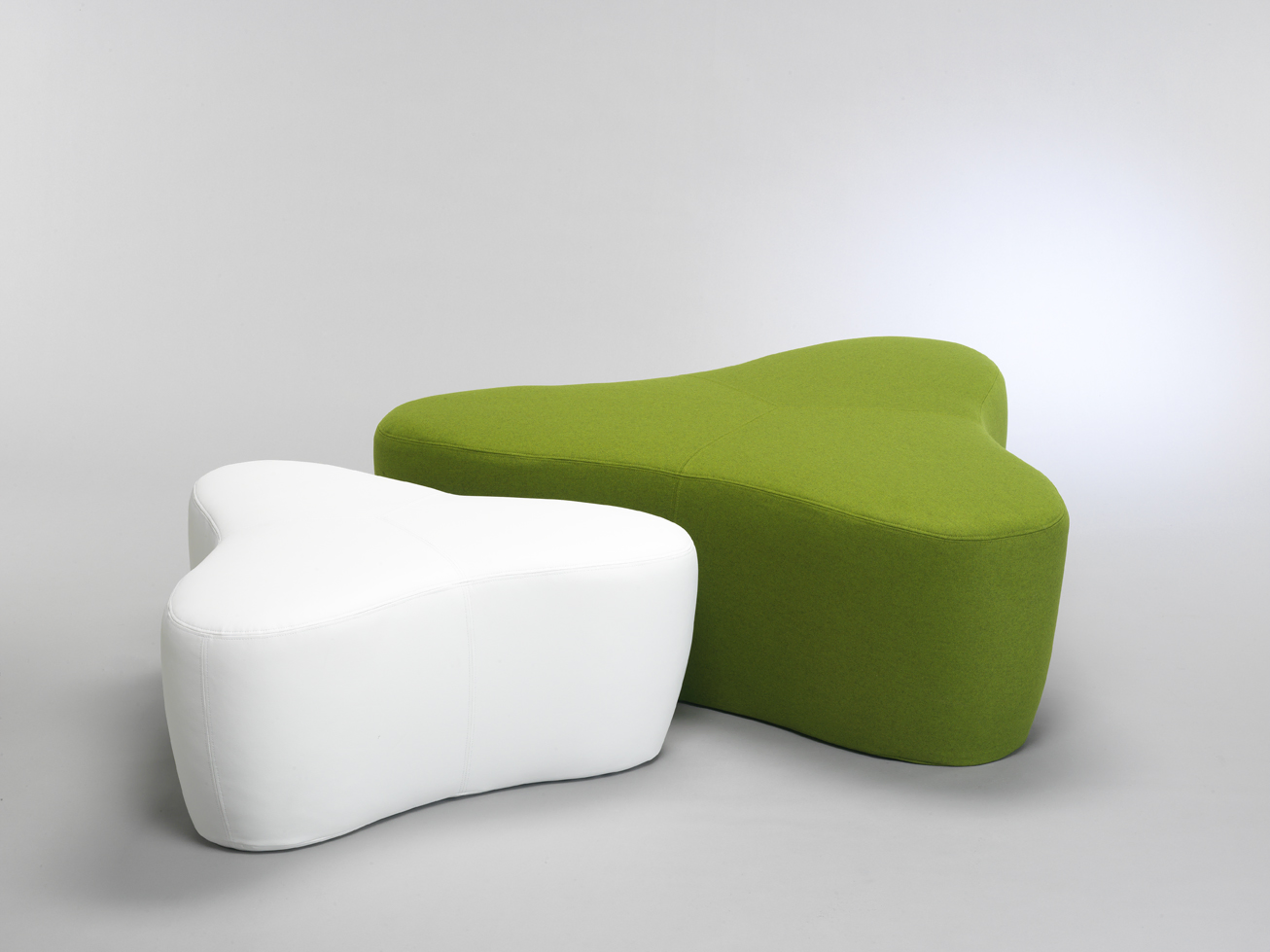 softline-chat-pouf