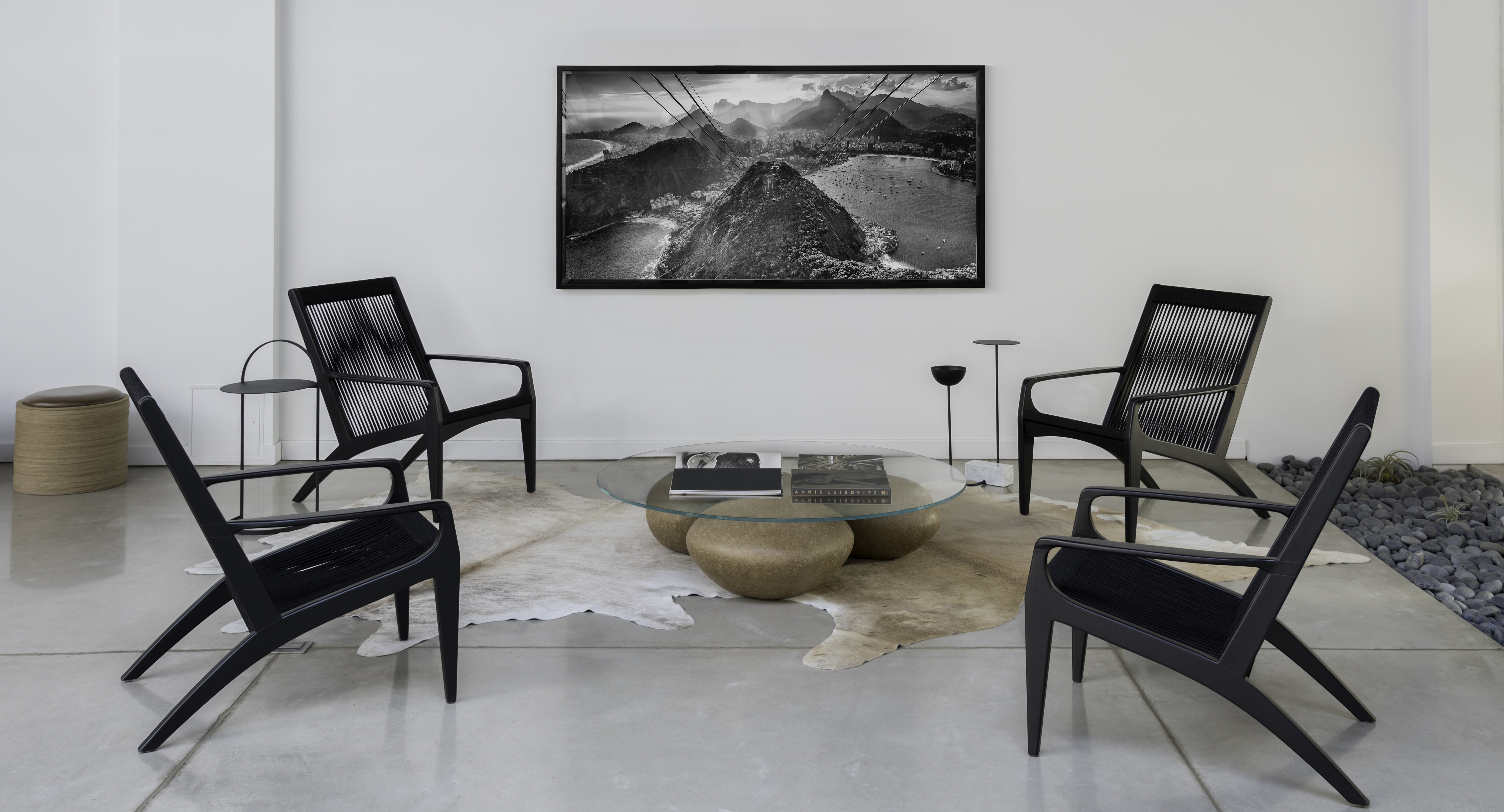 sossego-gisele-lounge-chairs-mesa-agua