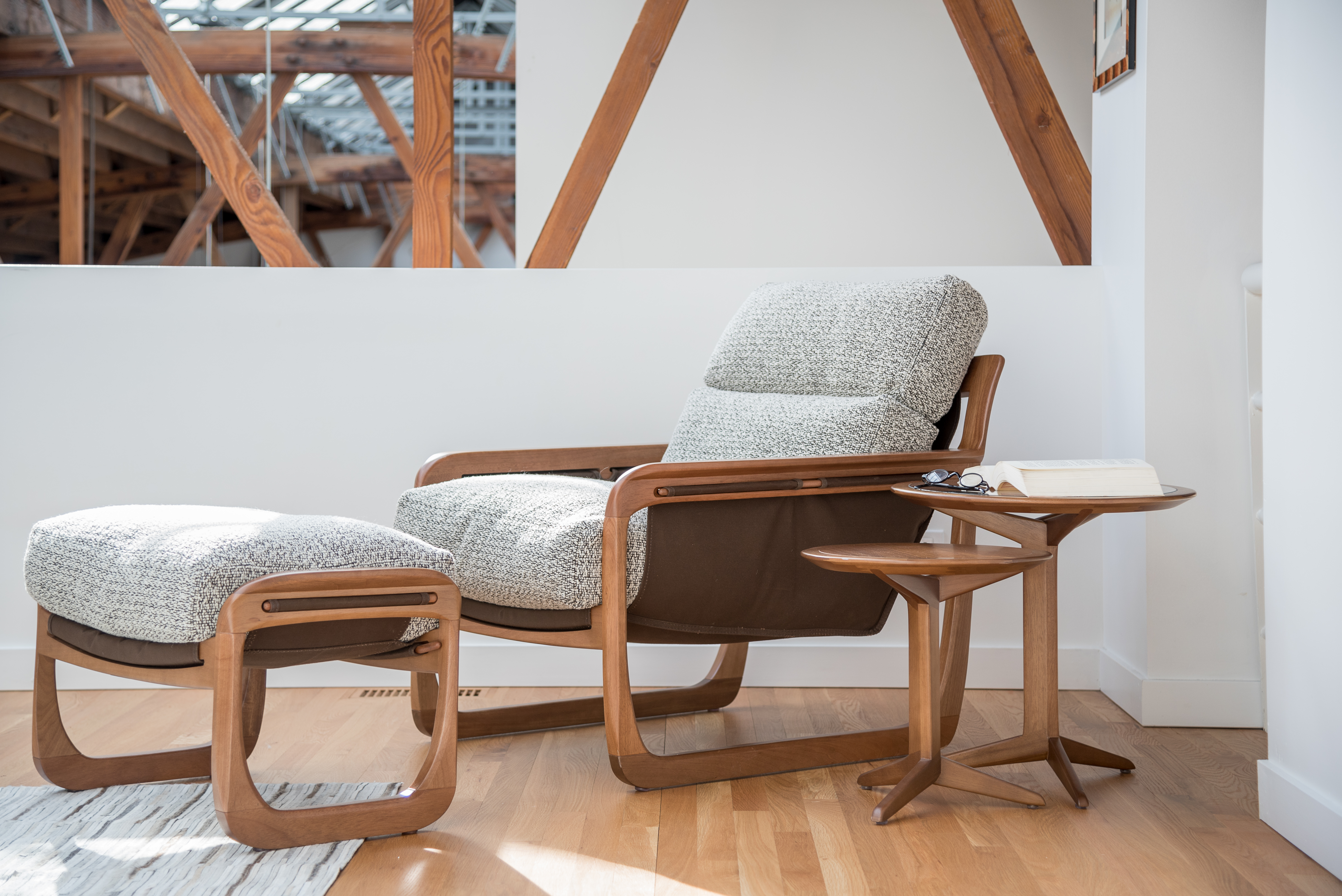 sossego-pitu-chaise-lounge-chair-pitu-ottoman-bailarina-side-tablejpg