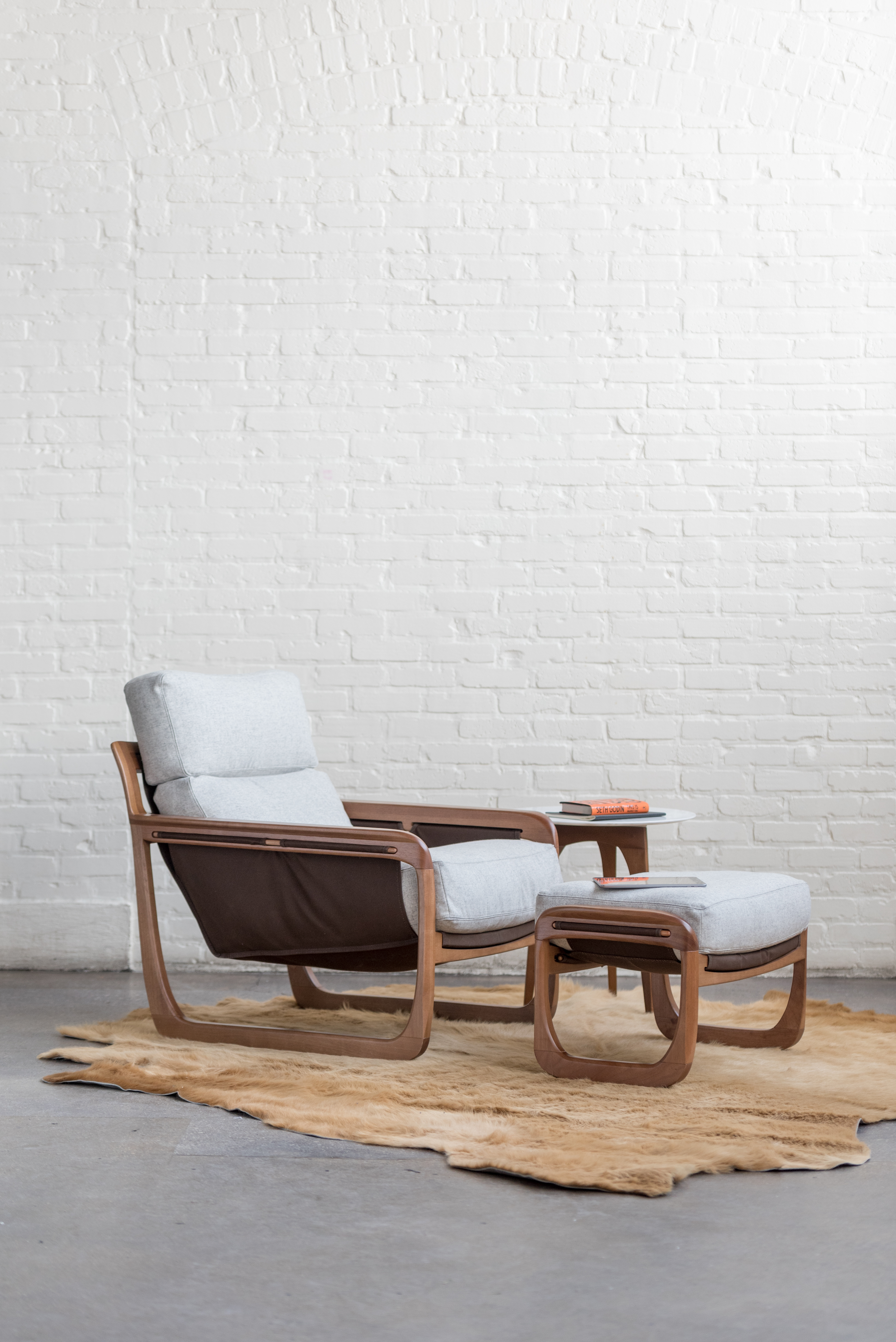 sossego-pitu-chaise-lounge-ottoman