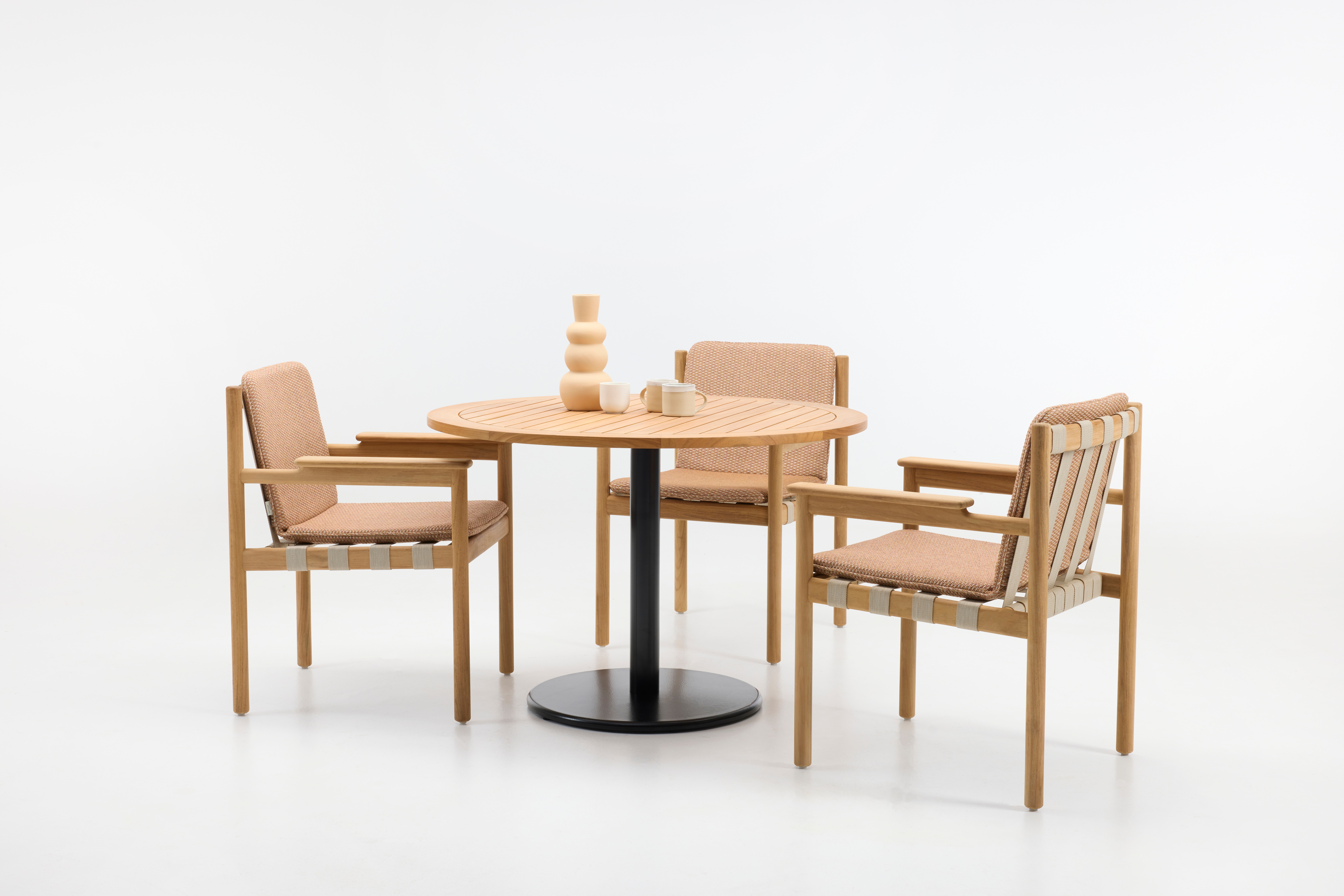 vincent-sheppard-oda-dining-chair-sienna-ronda-bistro-table-outdoor-untreated-teak