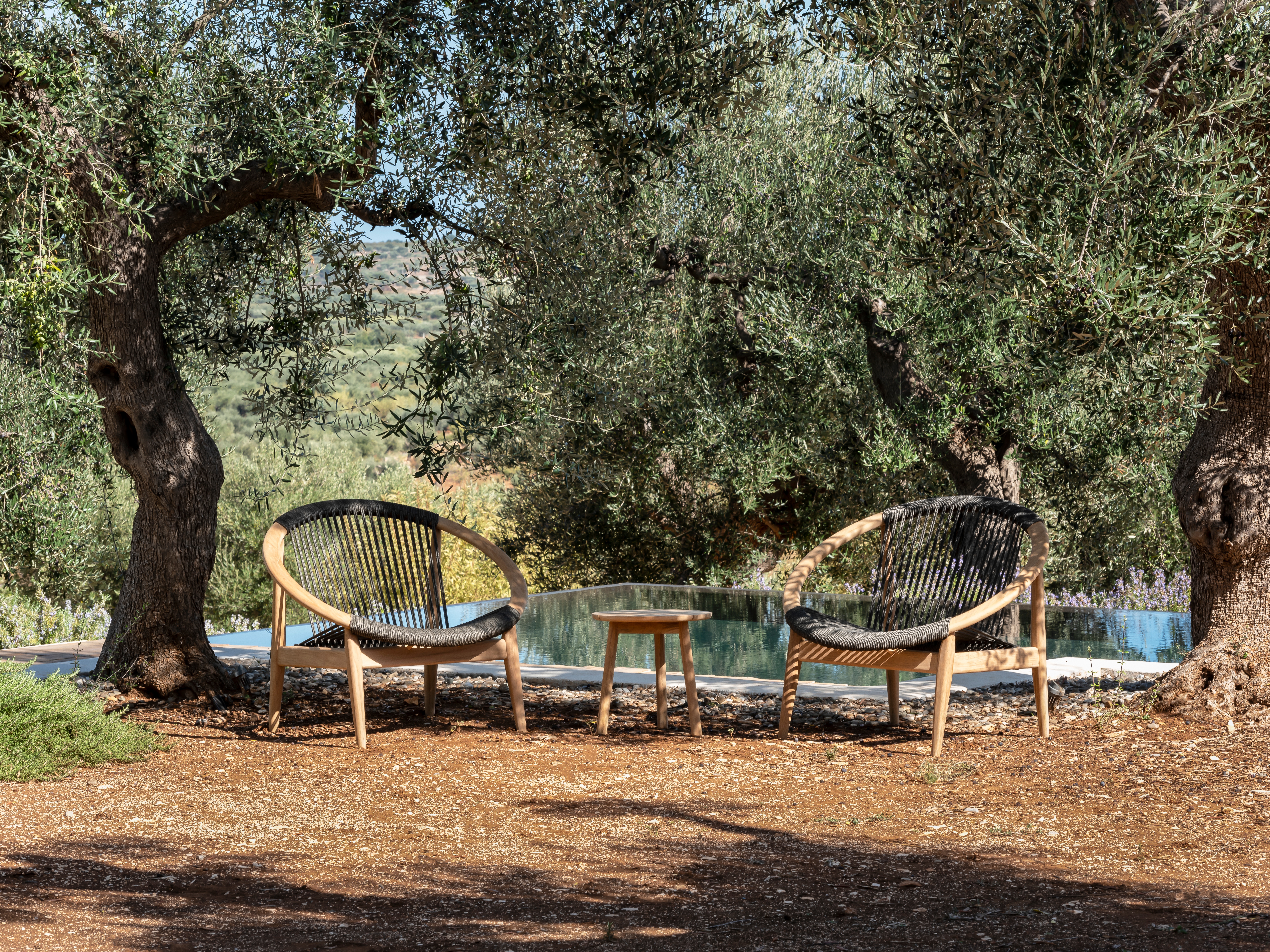 vincentsheppard-fridaloungechair-antonsidetable-a2