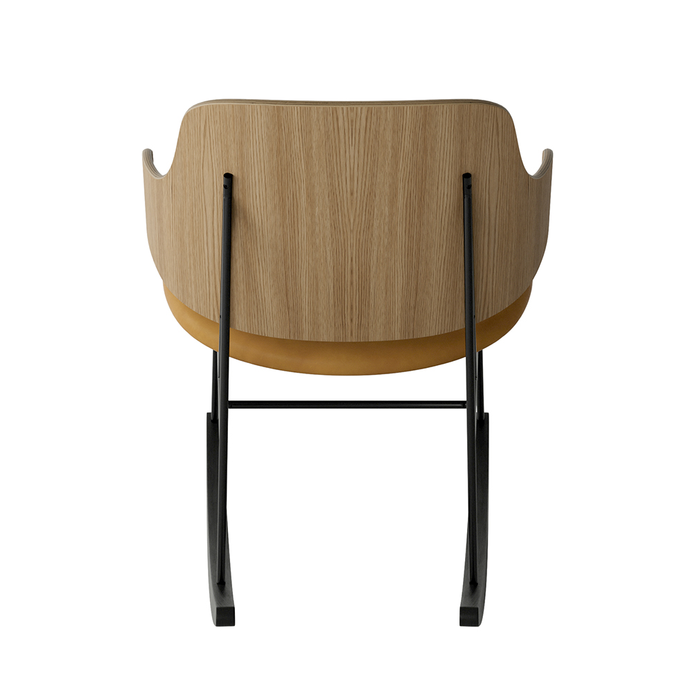 audo-penguin-rocking-back