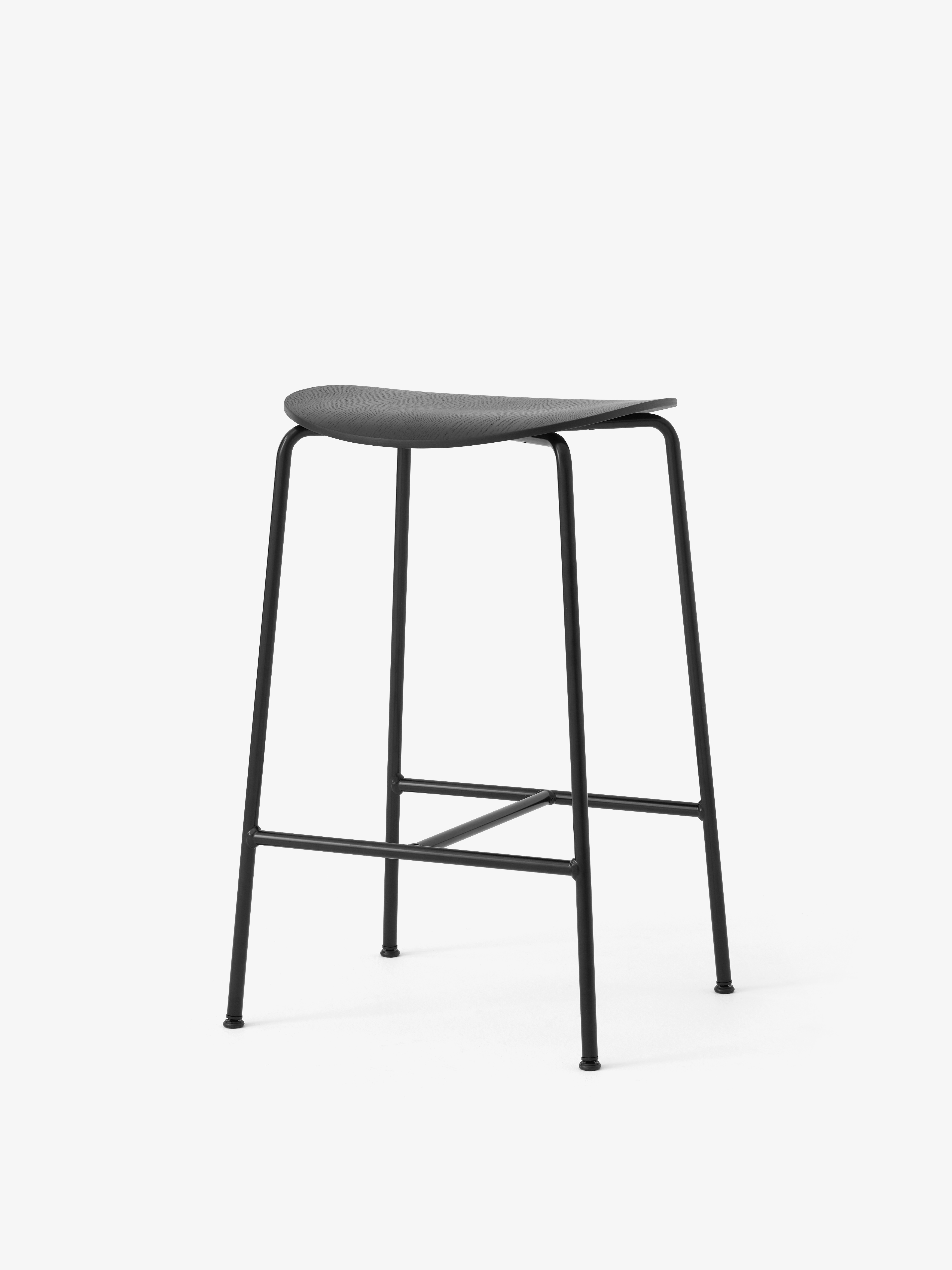 pavilion-counter-stool-av37-black-frame-black-lacquered-oak-angled-front
