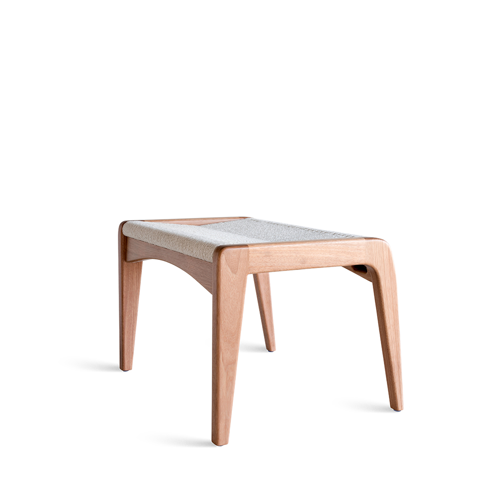 sossego-gisele-ottoman-side