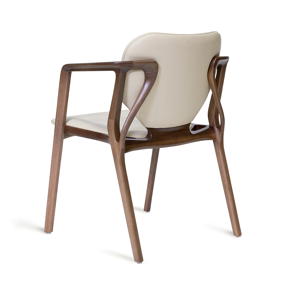 sossego-kara-back-diag